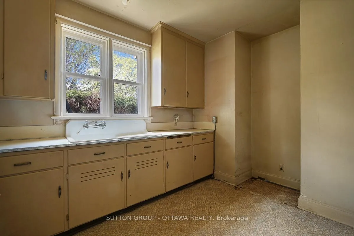 Photo 17 of 1471 Cavendish Road, Ottawa, Applewood Acres — HOMEH