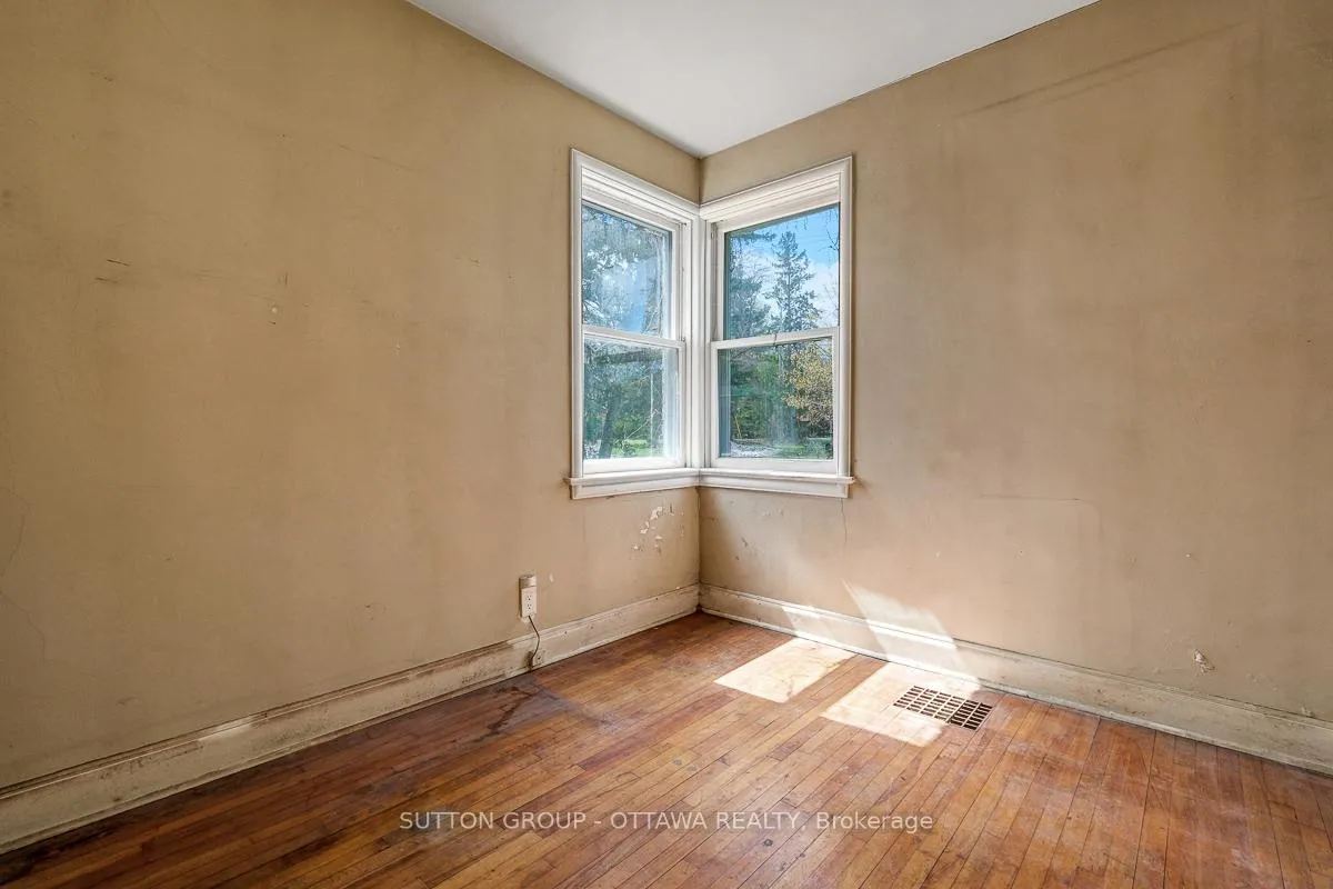 Photo 18 of 1471 Cavendish Road, Ottawa, Applewood Acres — HOMEH