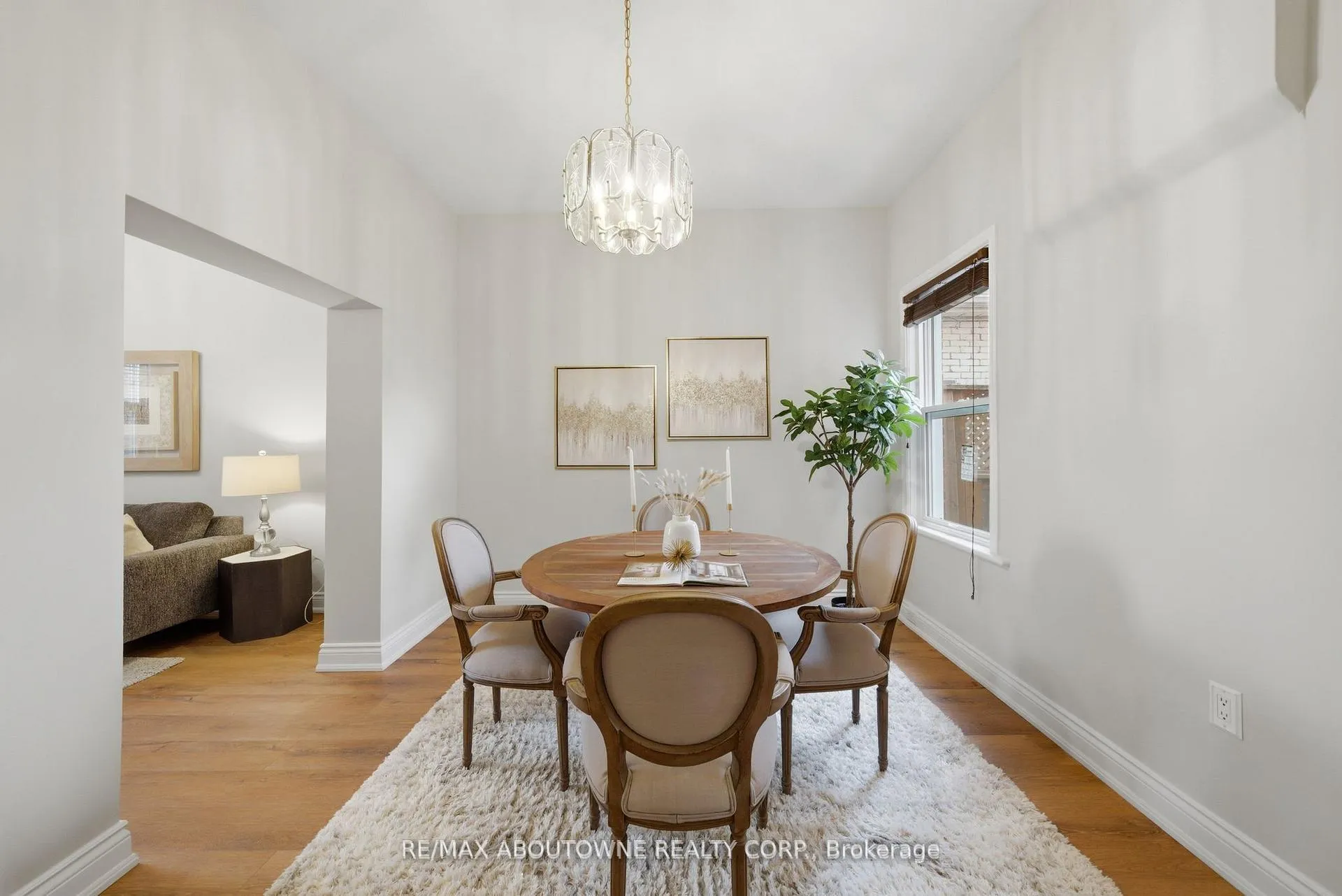 Photo 7 of 116 Bay Street N, Hamilton, Central — HOMEH