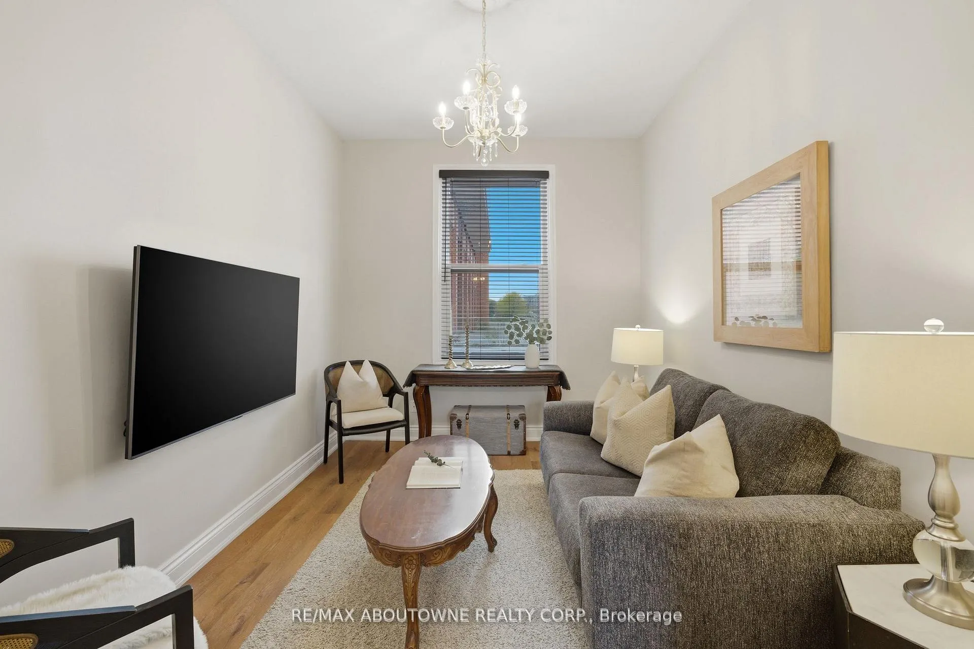 Photo 8 of 116 Bay Street N, Hamilton, Central — HOMEH