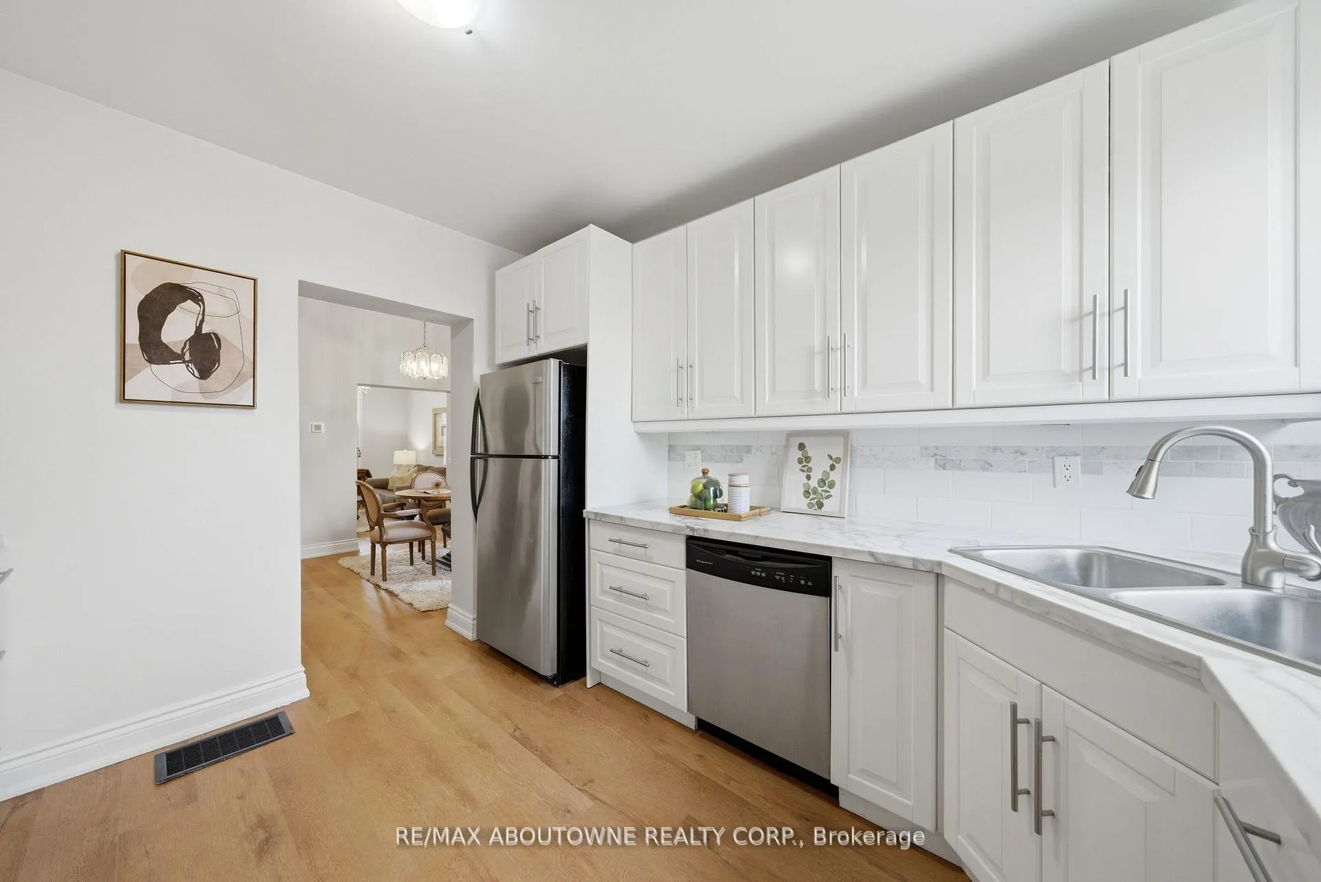 Photo 13 of 116 Bay Street N, Hamilton, Central — HOMEH