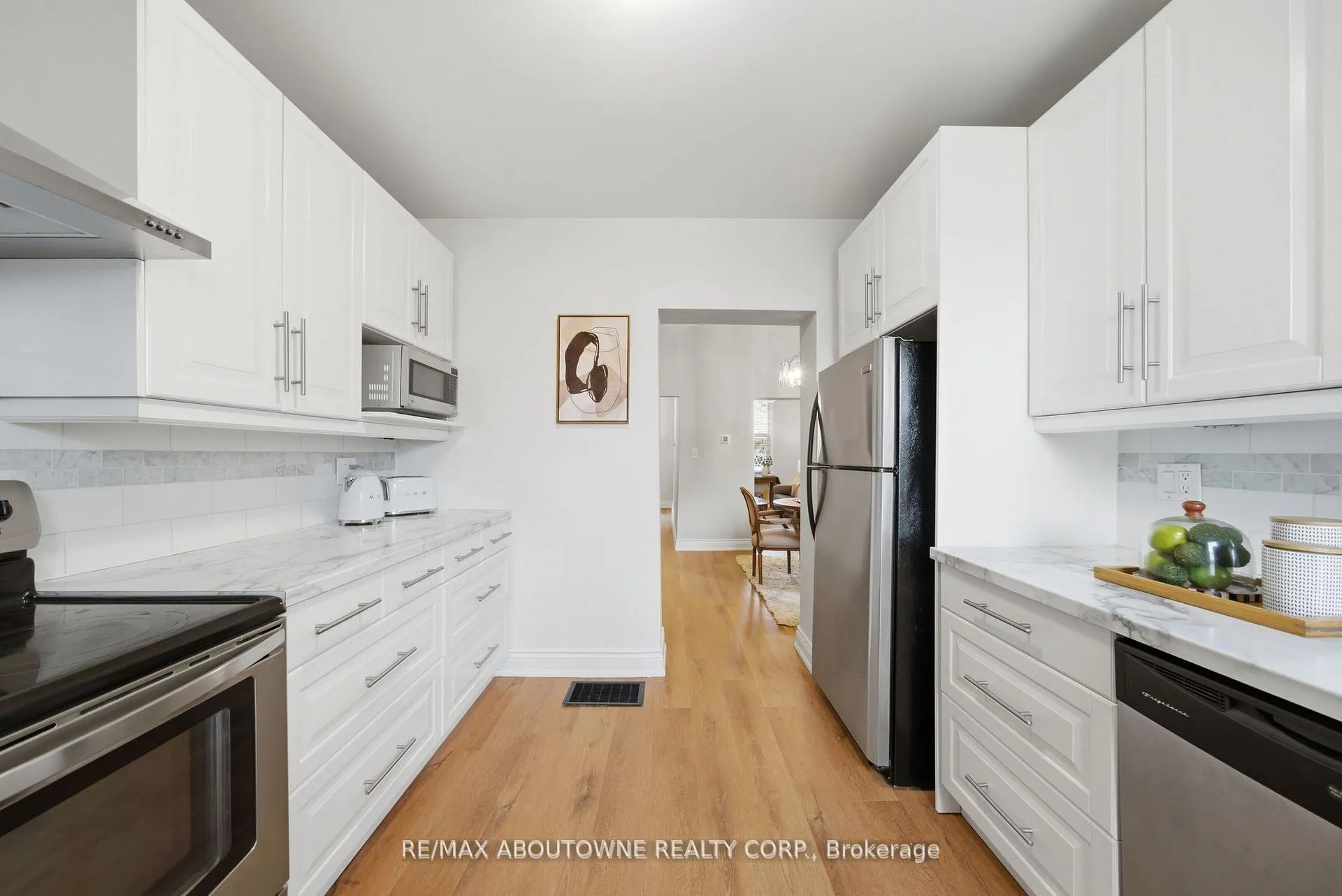 Photo 15 of 116 Bay Street N, Hamilton, Central — HOMEH