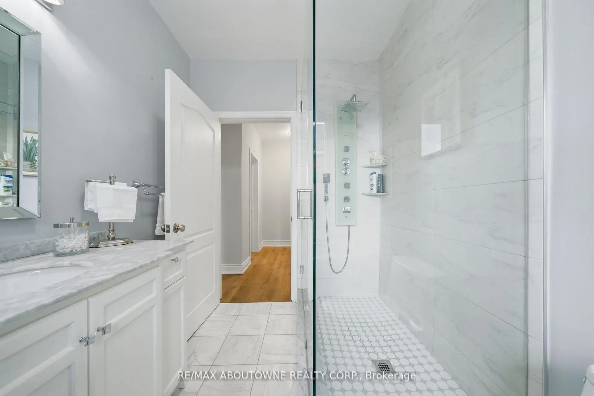 Photo 22 of 116 Bay Street N, Hamilton, Central — HOMEH