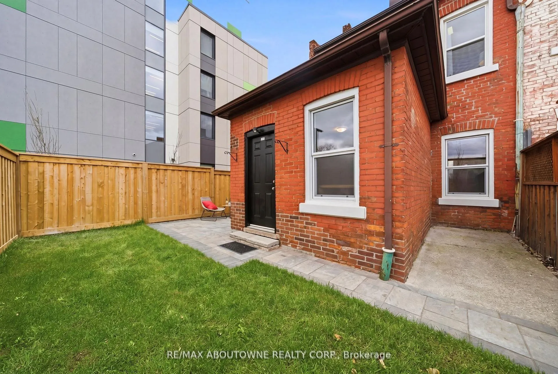 Photo 27 of 116 Bay Street N, Hamilton, Central — HOMEH