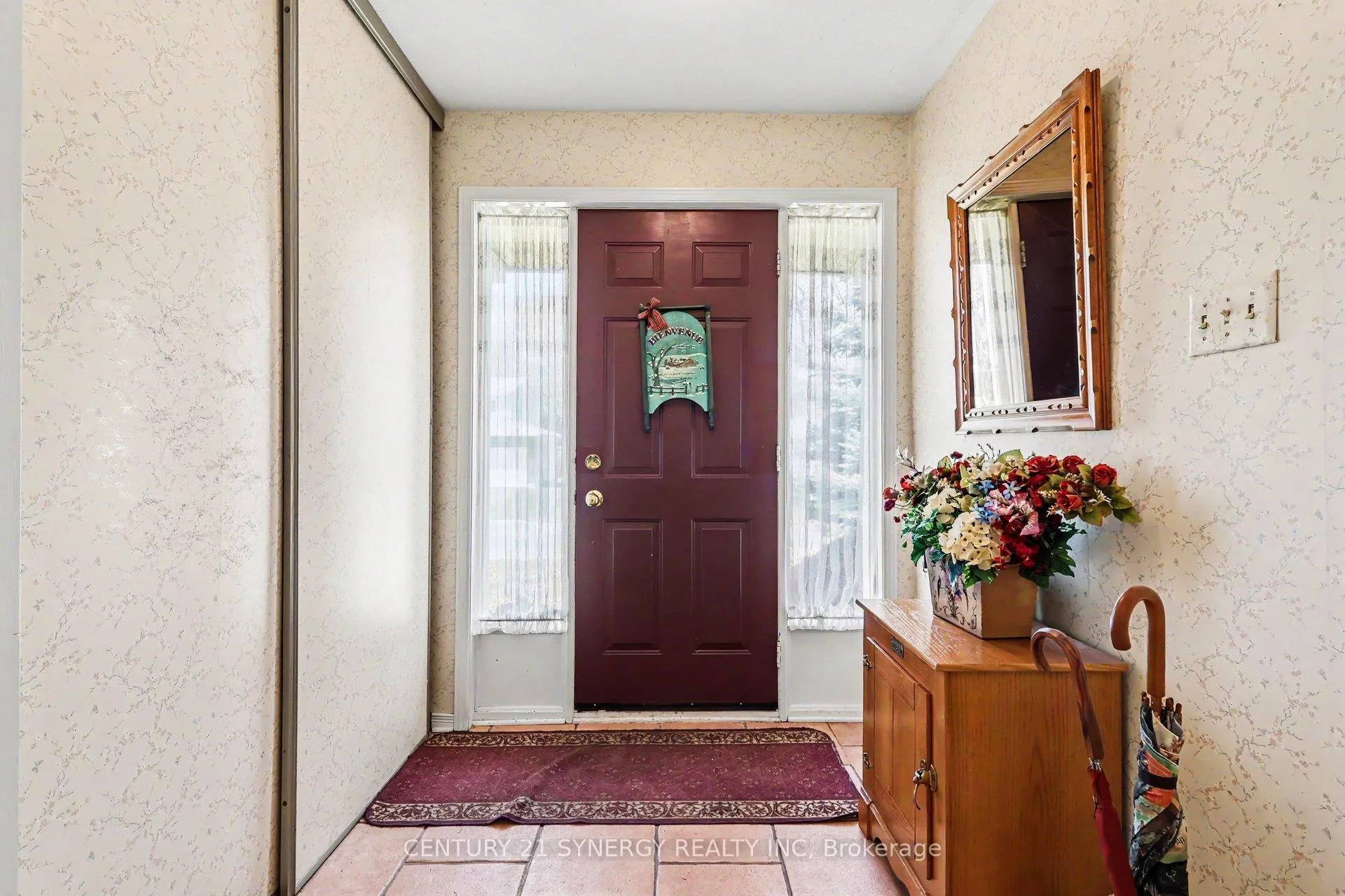 Photo 4 of 277 Mceachern Crescent, Ottawa, Bilberry Creek/Queenswood Heights — HOMEH