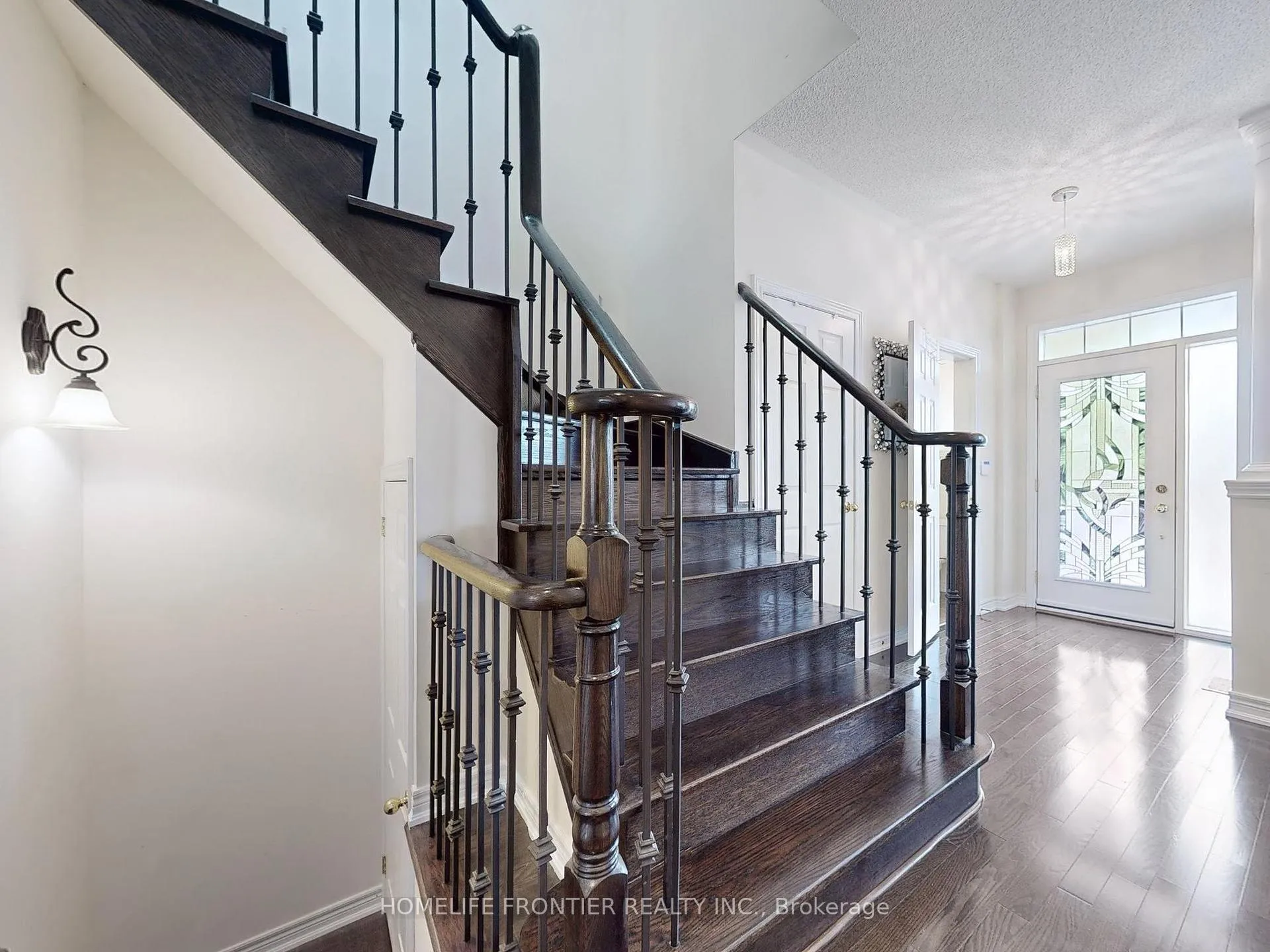 Photo 3 of 26 Outer Banks Drive, Markham, Cornell — HOMEH