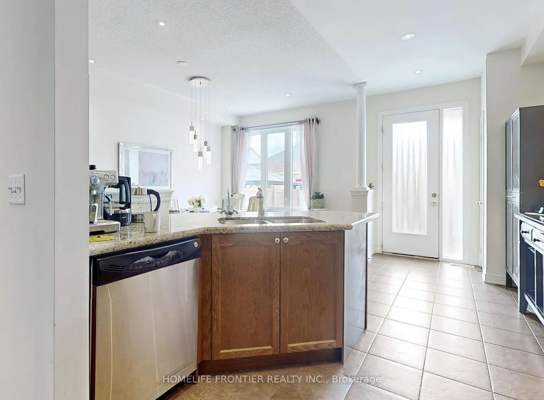 Photo 16 of 26 Outer Banks Drive, Markham, Cornell — HOMEH