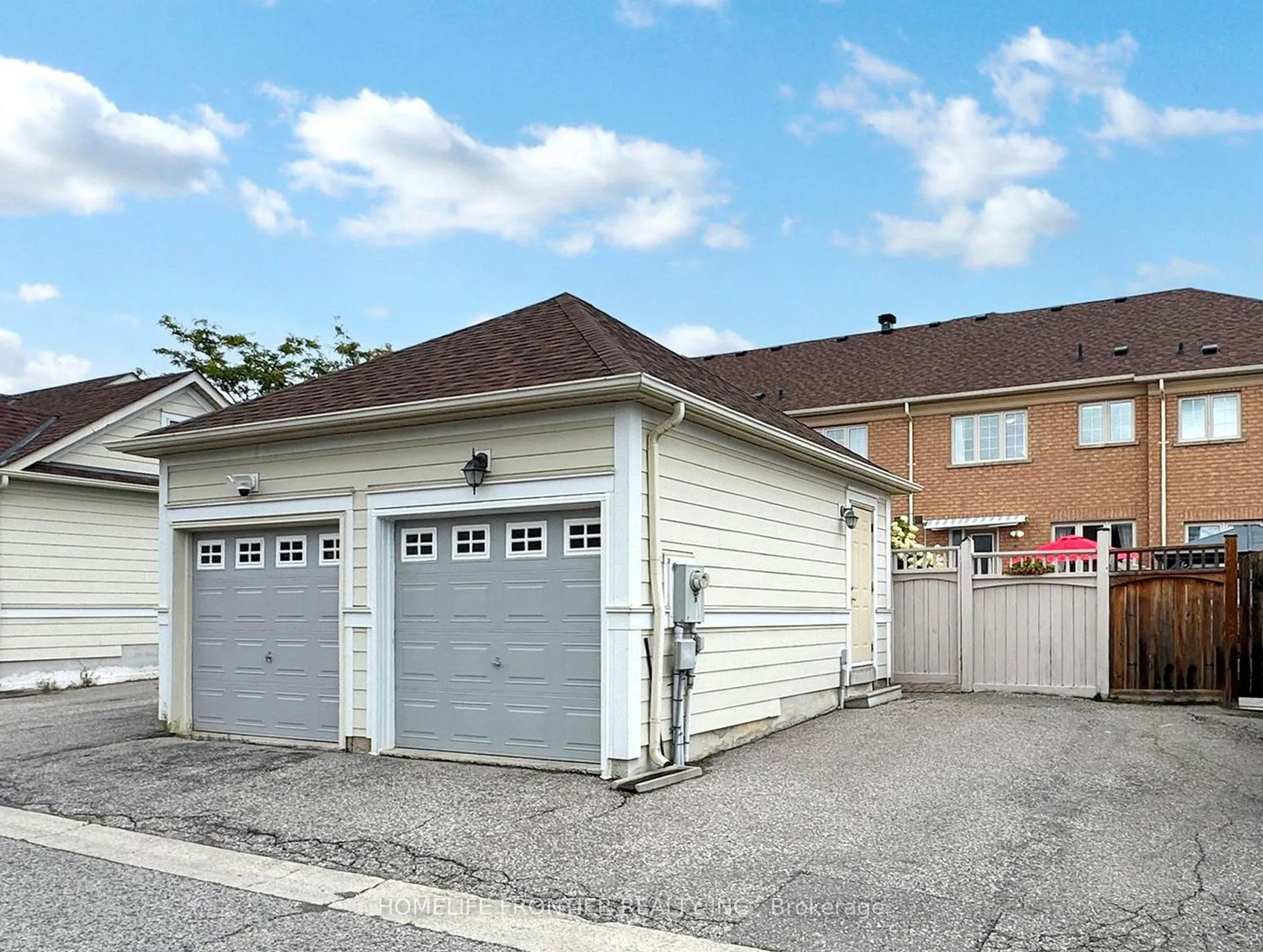 Photo 39 of 26 Outer Banks Drive, Markham, Cornell — HOMEH