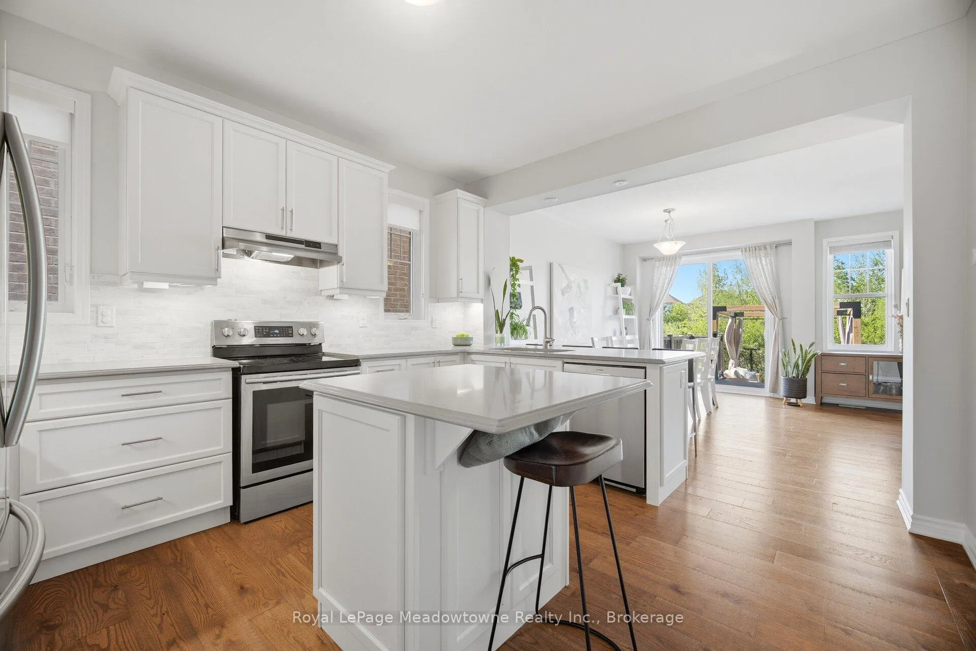 Photo 9 of 1518 Clitherow Street, Milton, Ford — HOMEH