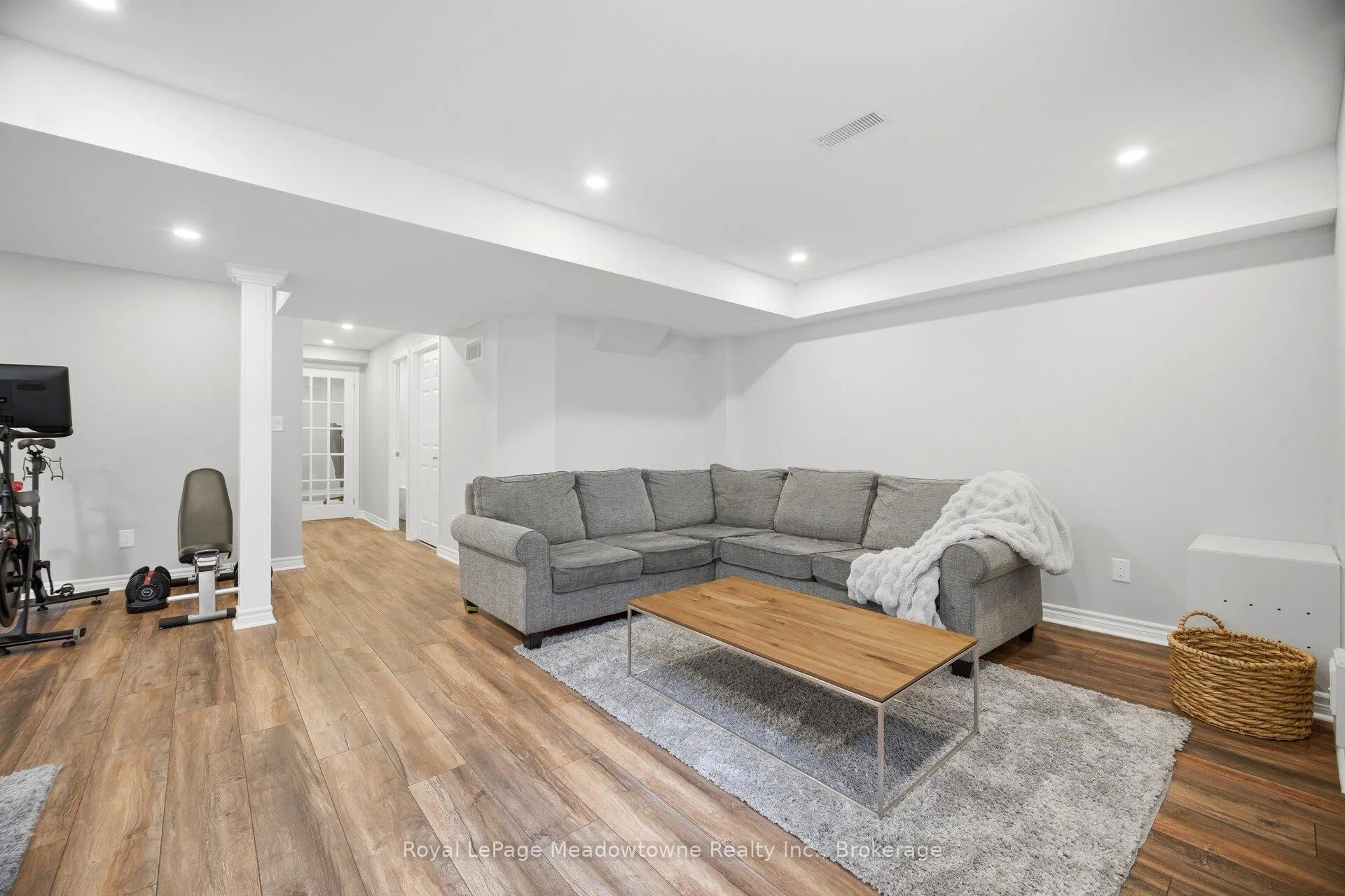 Photo 34 of 1518 Clitherow Street, Milton, Ford — HOMEH