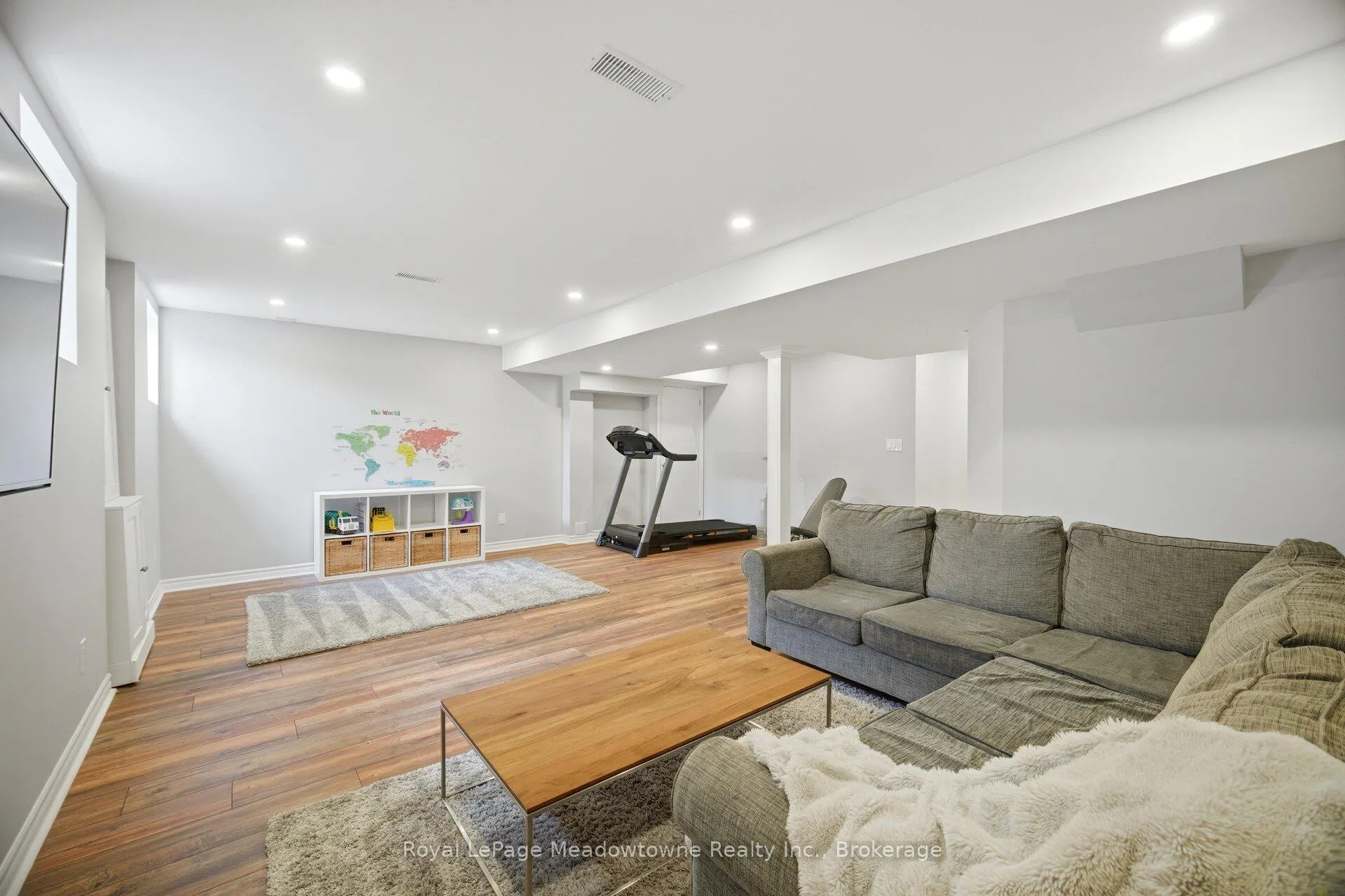 Photo 35 of 1518 Clitherow Street, Milton, Ford — HOMEH