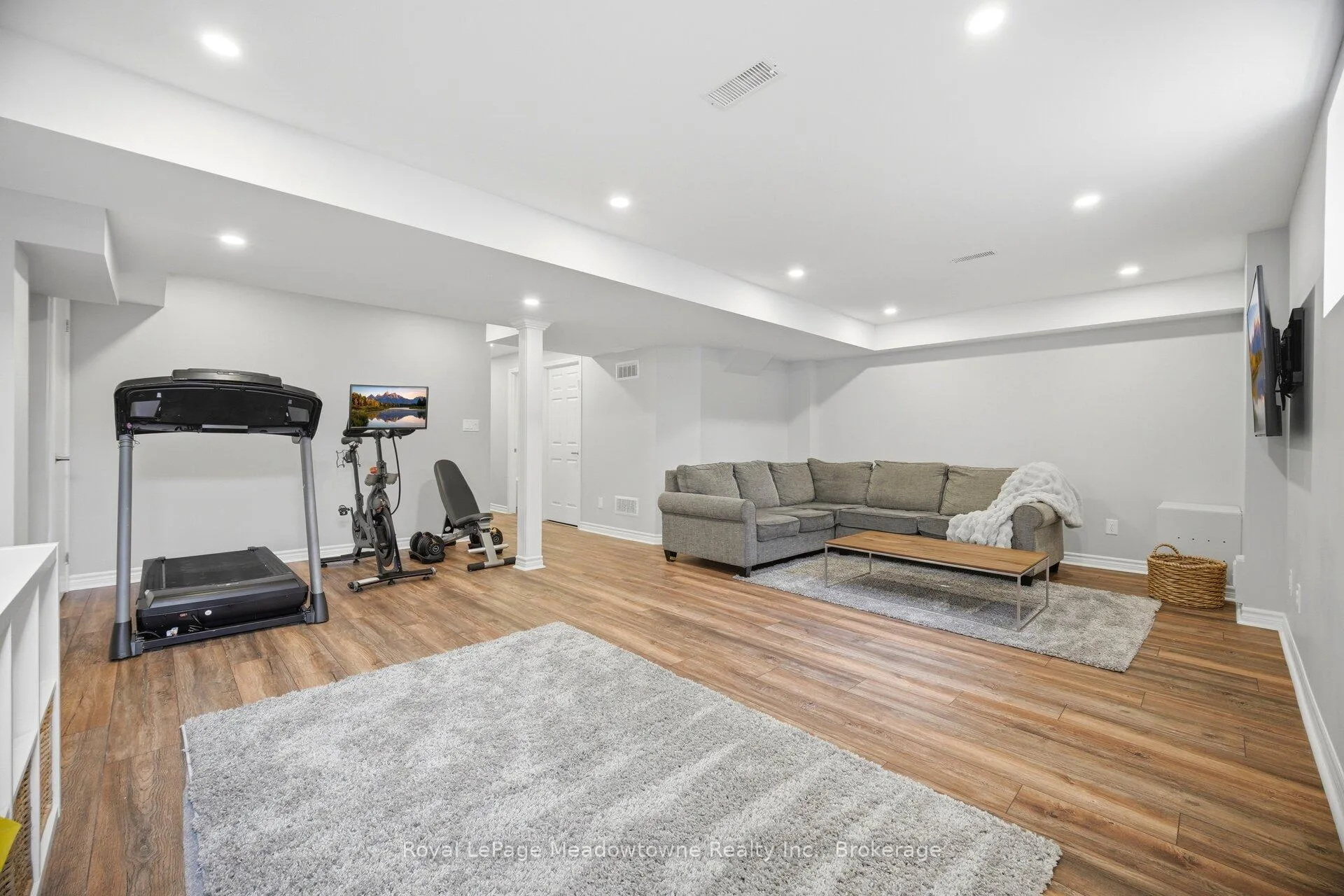 Photo 38 of 1518 Clitherow Street, Milton, Ford — HOMEH