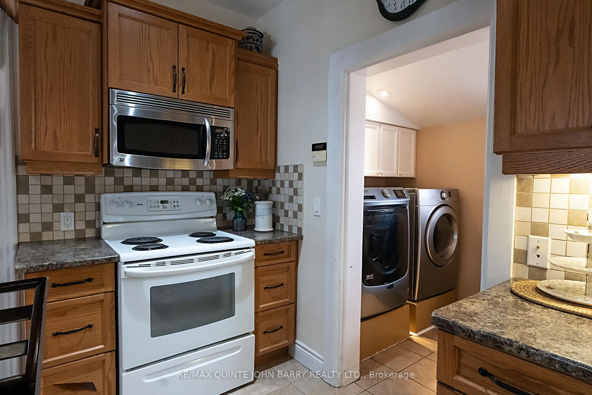 Photo 14 of 77 Cedar Street, Belleville, Belleville Ward — HOMEH