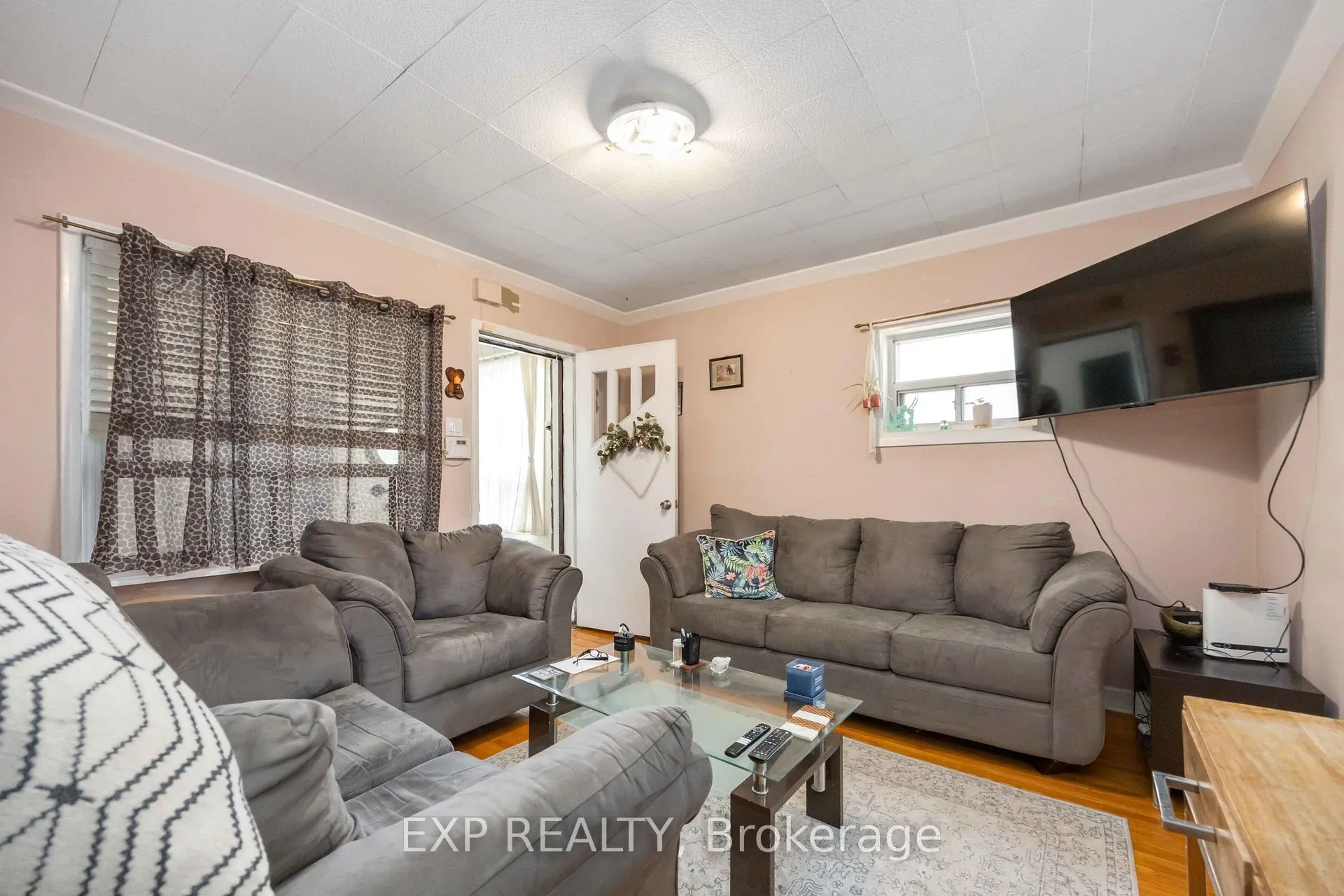 Photo 9 of Unit Main, 39 Rowntree Avenue, Toronto, Weston-Pellam Park — HOMEH