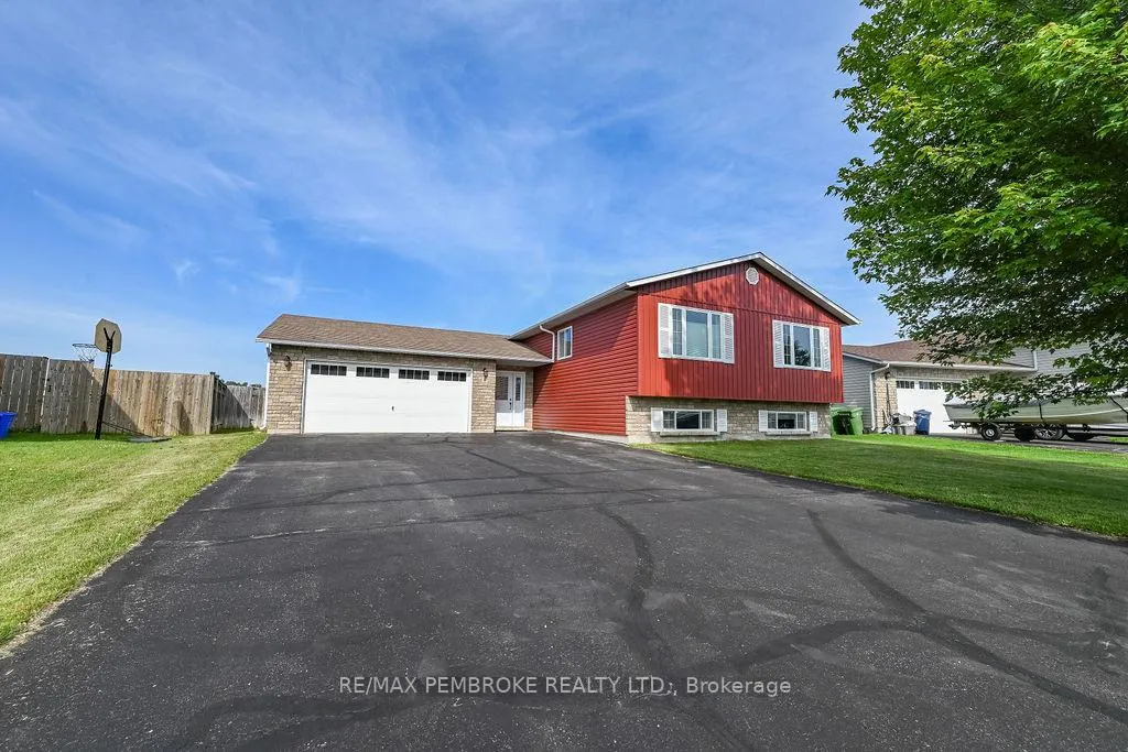 Photo 1 of 8 Greenvale Crescent, Petawawa — HOMEH