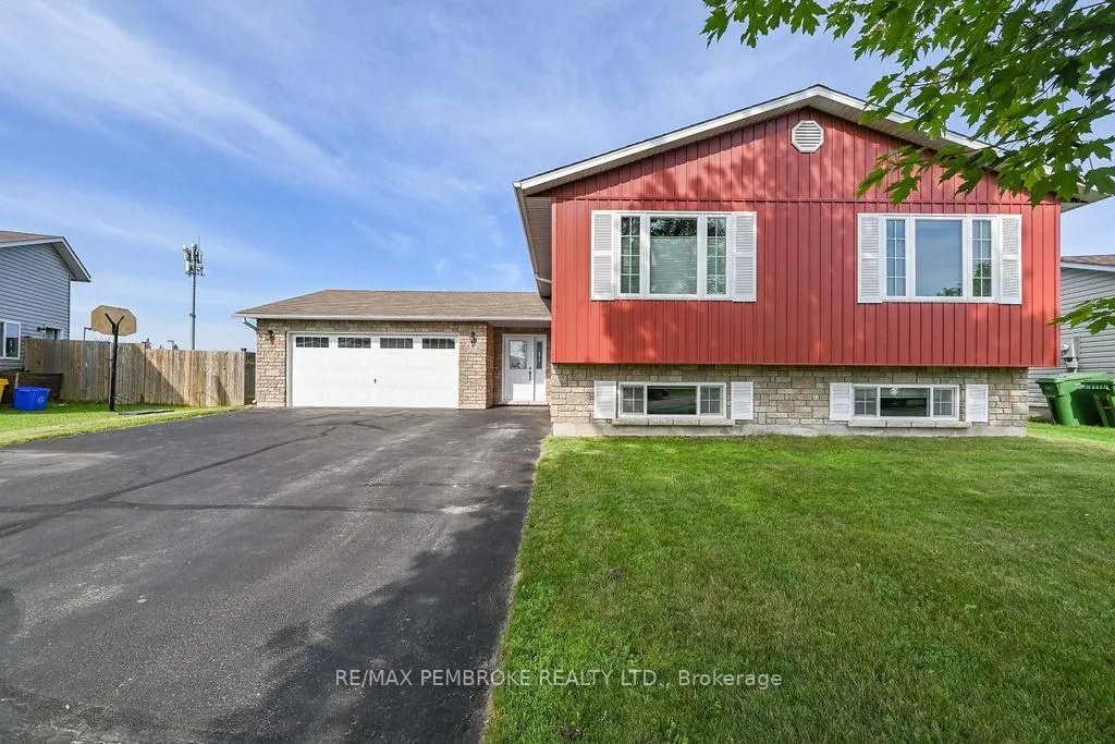 Photo 2 of 8 Greenvale Crescent, Petawawa — HOMEH