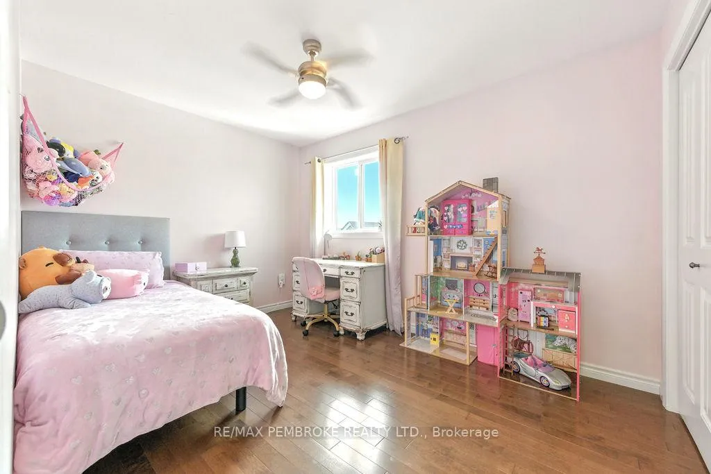 Photo 8 of 8 Greenvale Crescent, Petawawa — HOMEH
