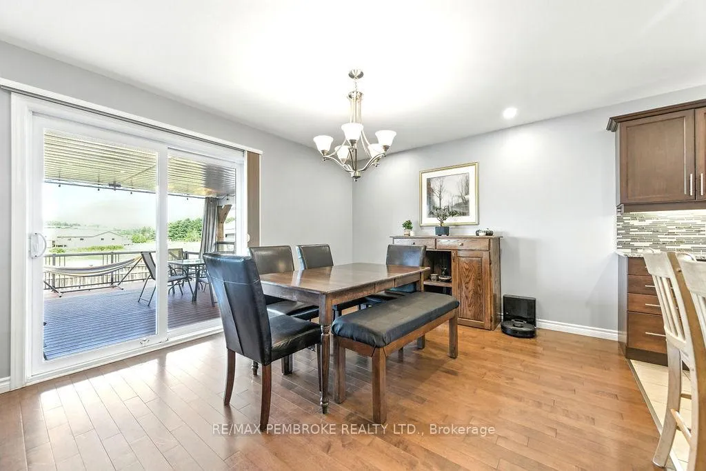 Photo 12 of 8 Greenvale Crescent, Petawawa — HOMEH