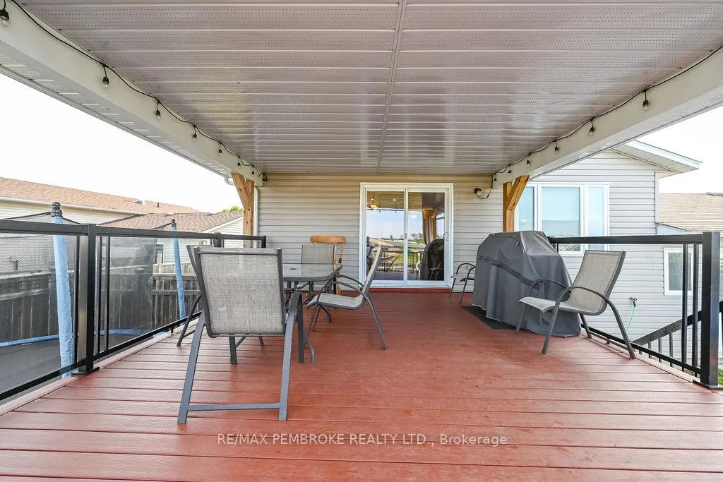 Photo 33 of 8 Greenvale Crescent, Petawawa — HOMEH