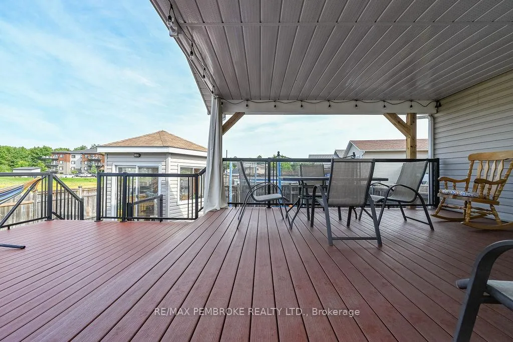 Photo 34 of 8 Greenvale Crescent, Petawawa — HOMEH