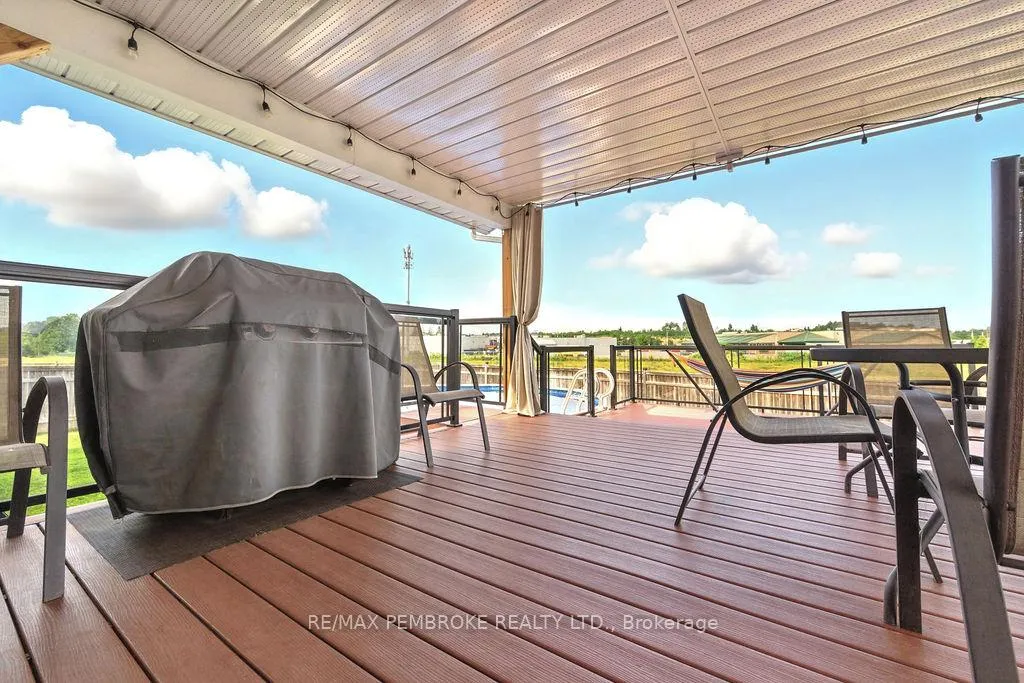 Photo 35 of 8 Greenvale Crescent, Petawawa — HOMEH