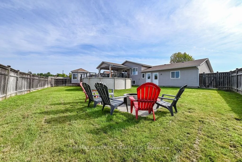 Photo 37 of 8 Greenvale Crescent, Petawawa — HOMEH