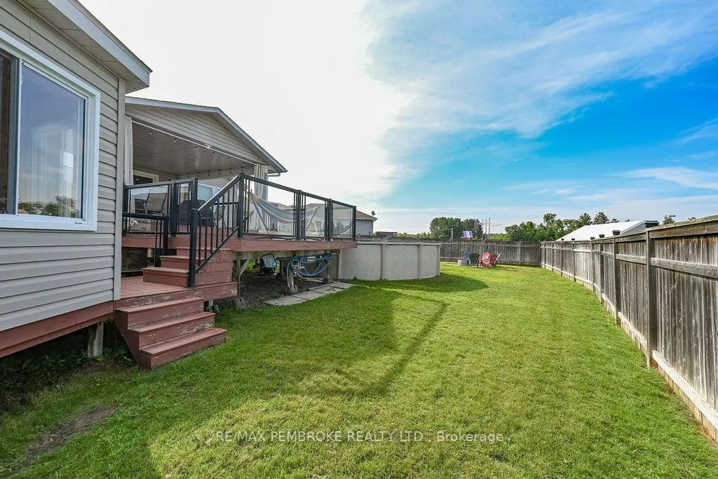 Photo 38 of 8 Greenvale Crescent, Petawawa — HOMEH