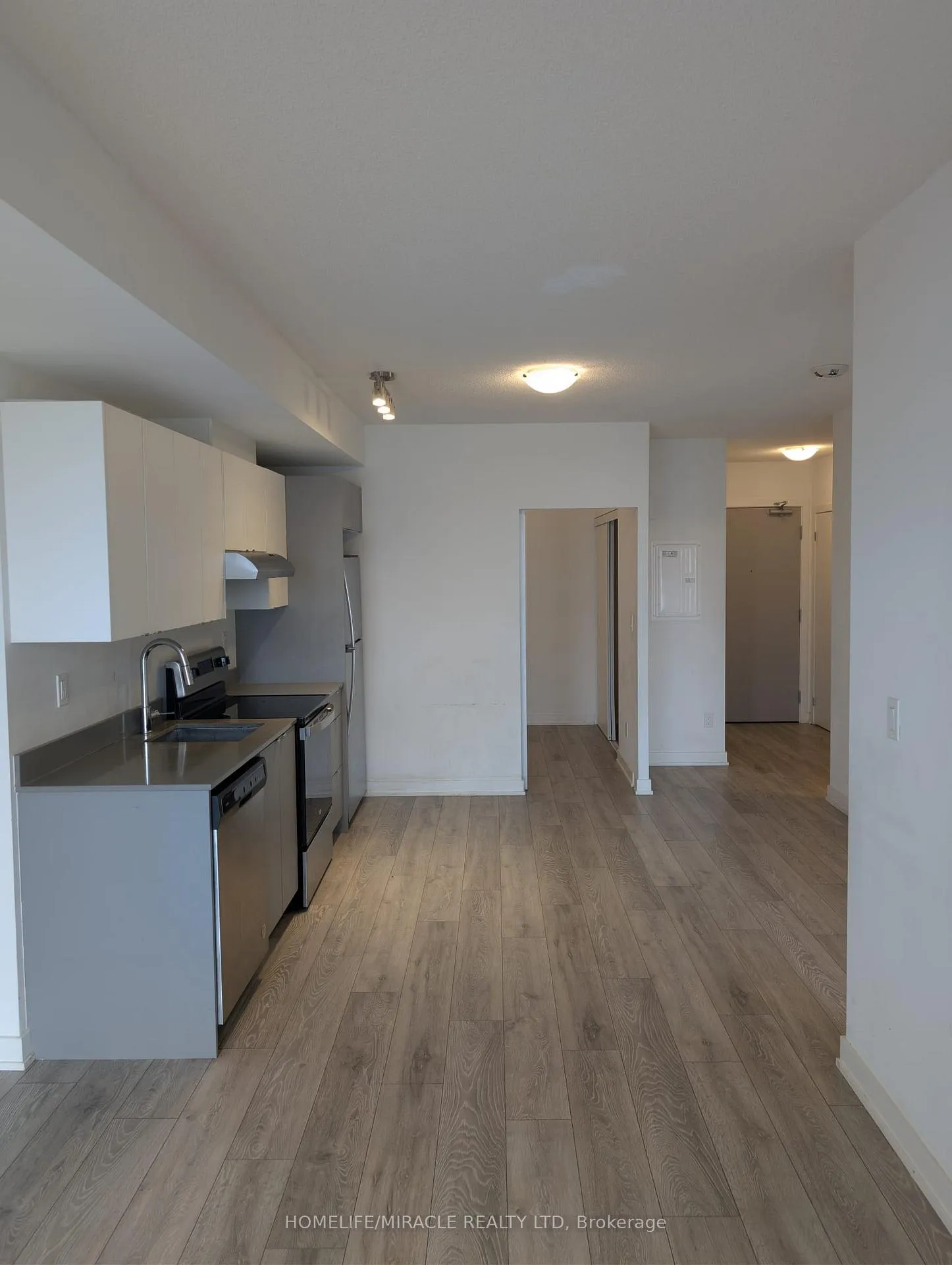 Photo 2 of Unit A214, 3210 Dakota Common, Burlington, Alton — HOMEH