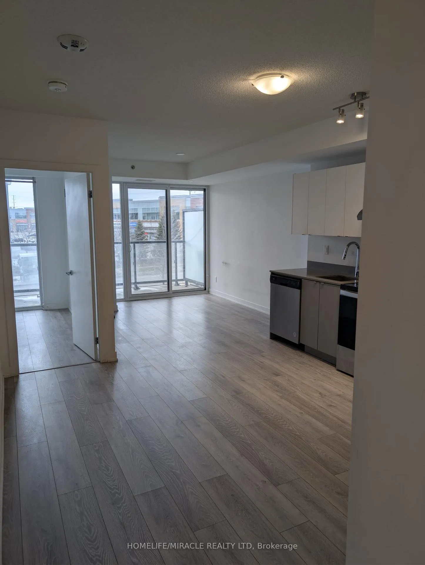 Photo 4 of Unit A214, 3210 Dakota Common, Burlington, Alton — HOMEH