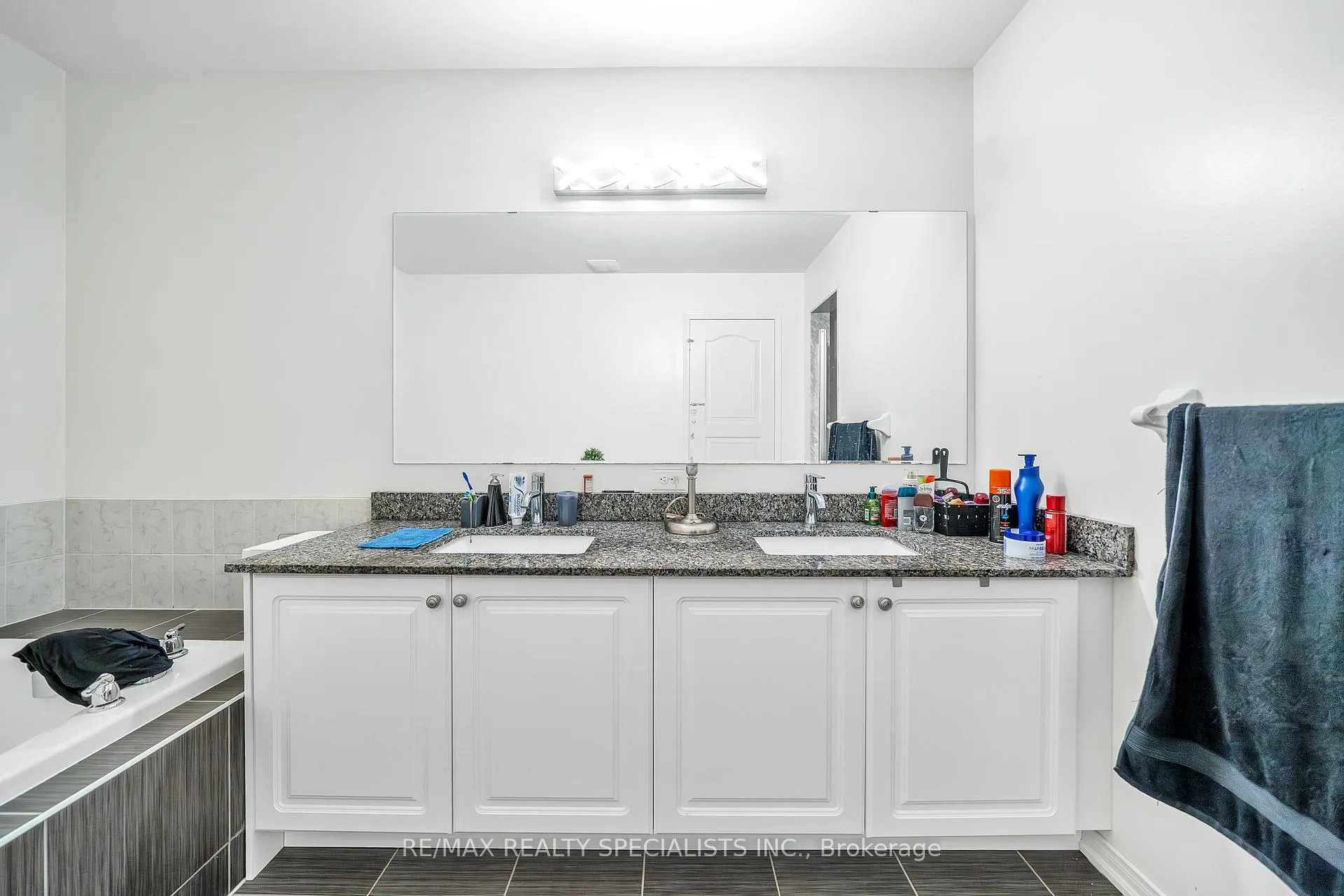 Photo 11 of 29 Skelton Crescent, Ajax, Central East — HOMEH
