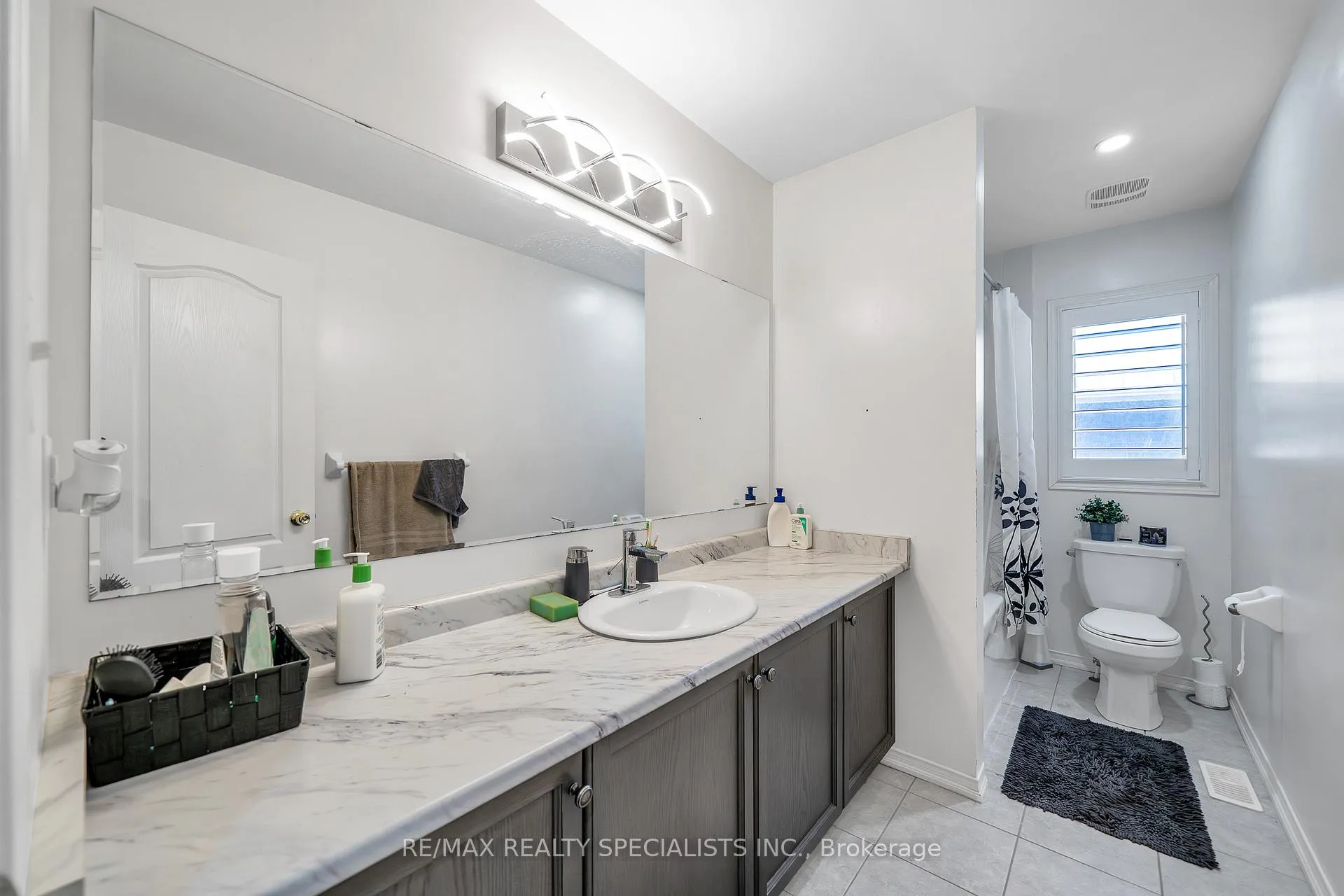 Photo 15 of 29 Skelton Crescent, Ajax, Central East — HOMEH