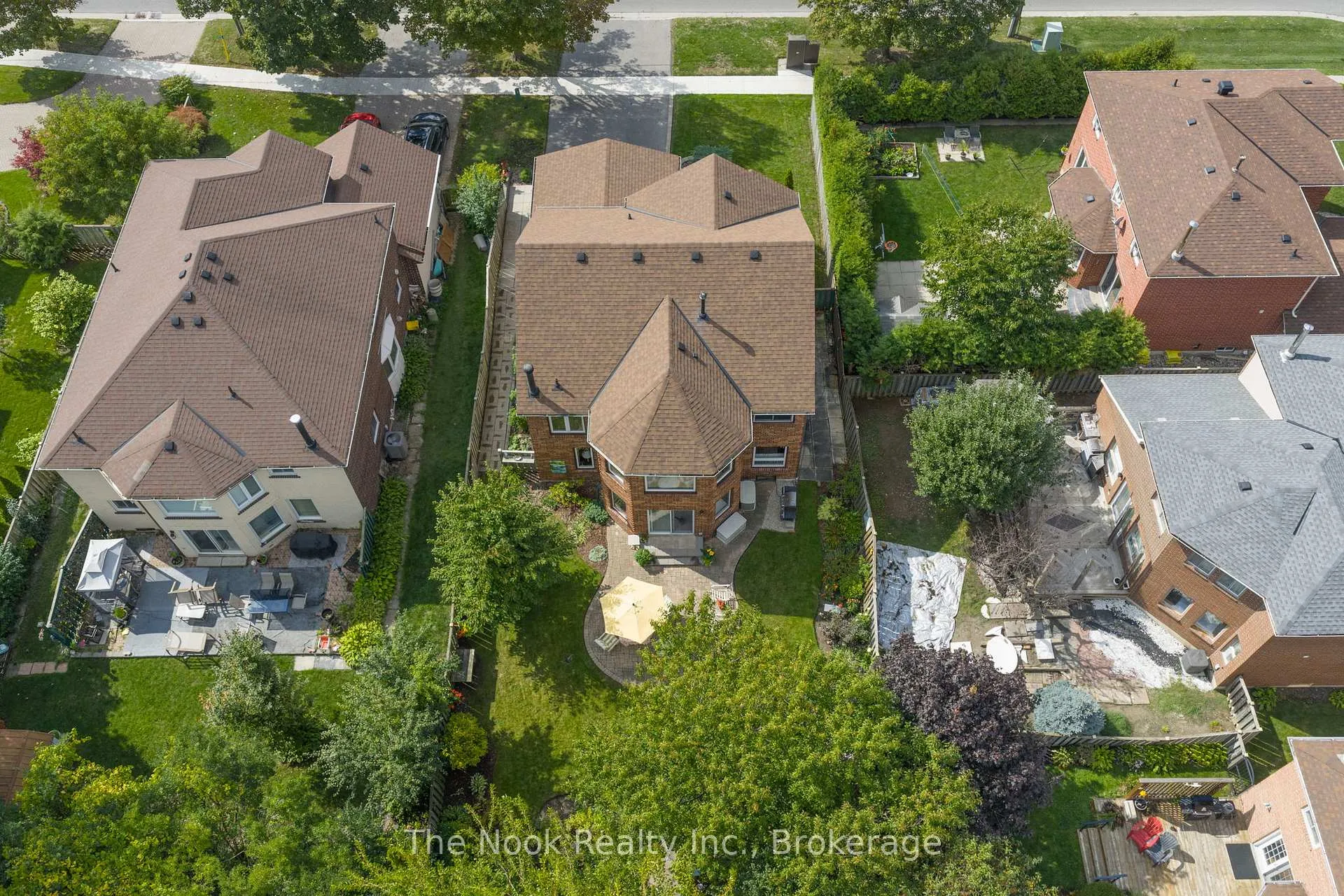 Photo 2 of 715 Anderson Street, Whitby, Blue Grass Meadows — HOMEH