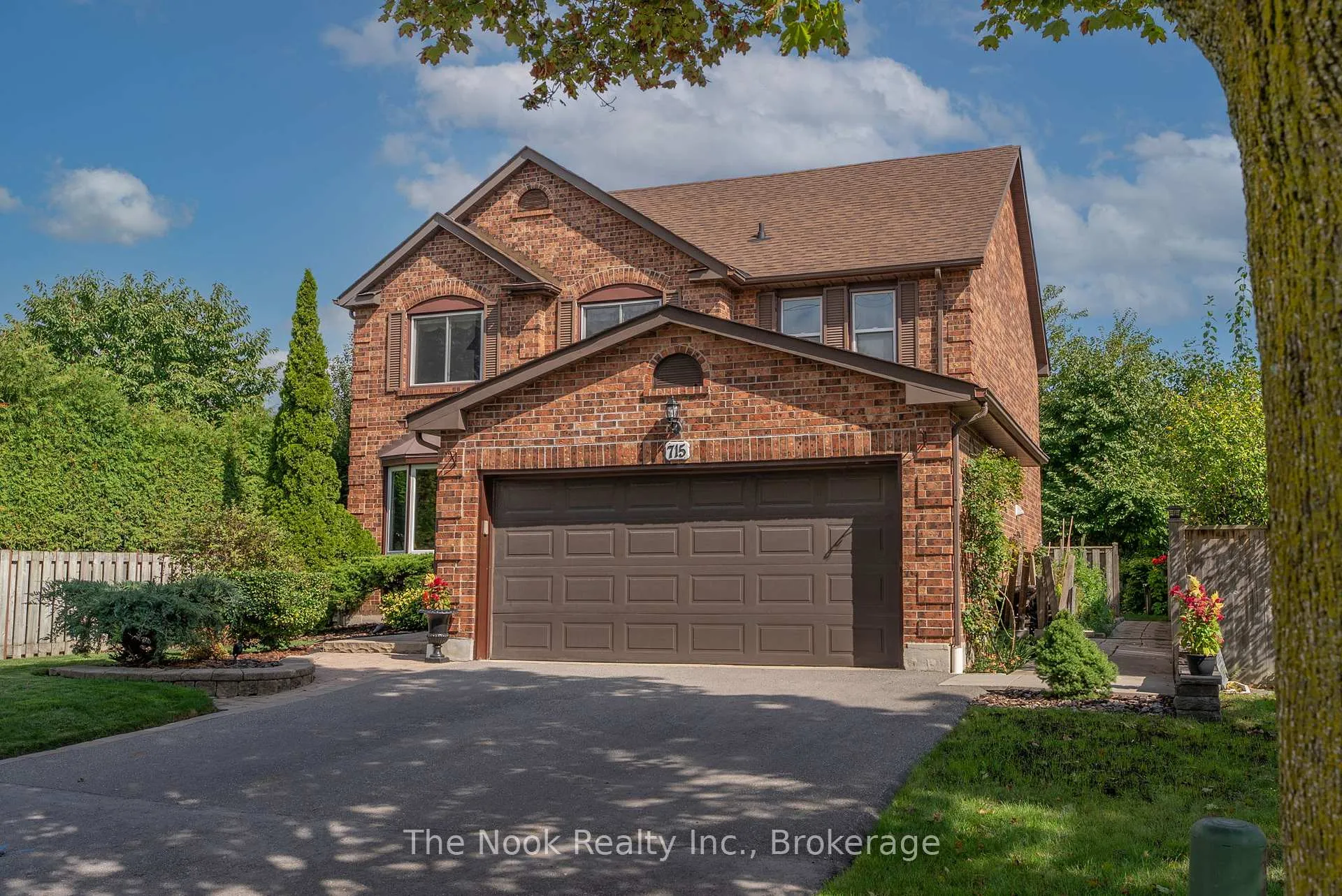 Photo 3 of 715 Anderson Street, Whitby, Blue Grass Meadows — HOMEH