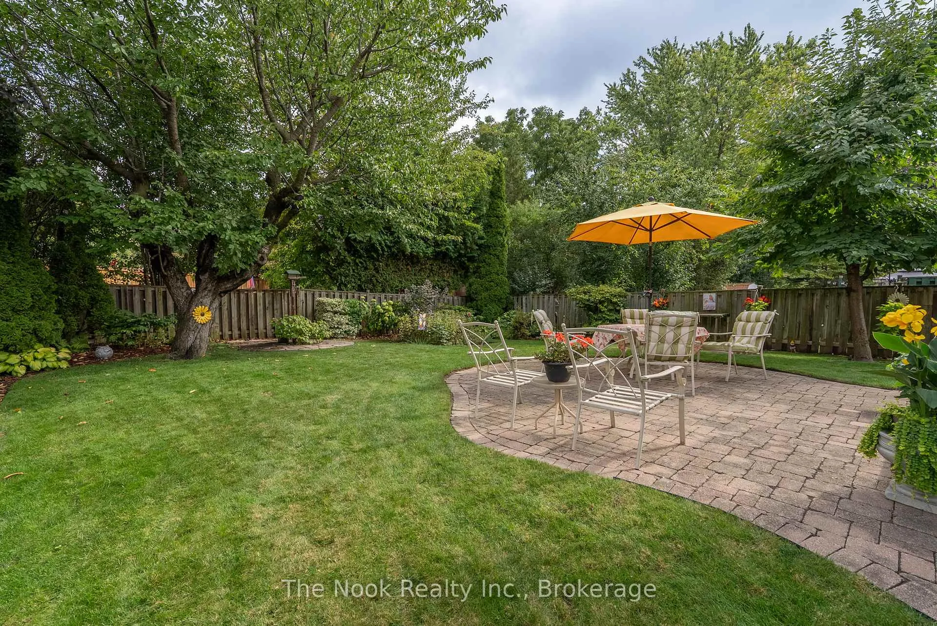 Photo 4 of 715 Anderson Street, Whitby, Blue Grass Meadows — HOMEH