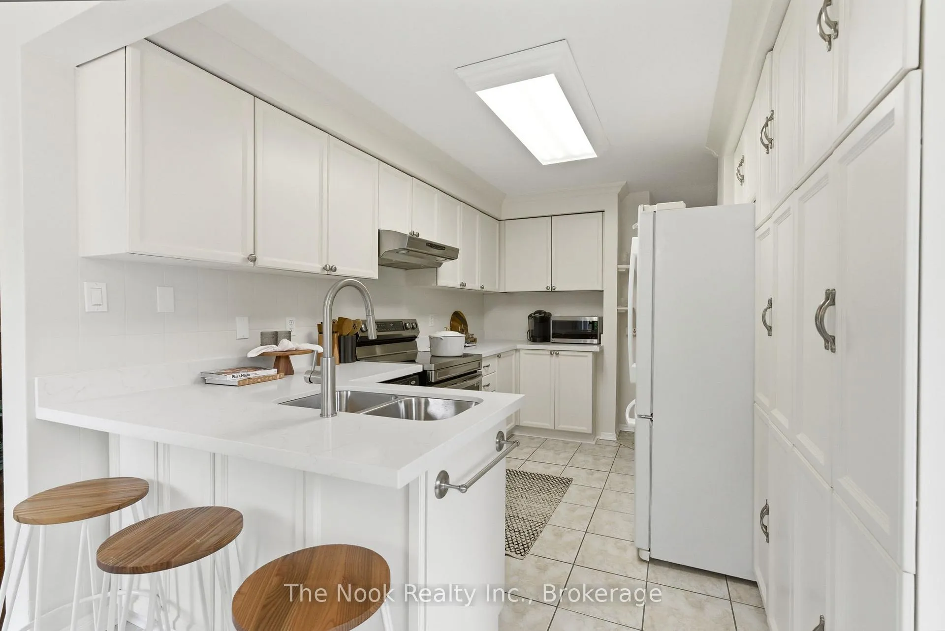 Photo 14 of 715 Anderson Street, Whitby, Blue Grass Meadows — HOMEH