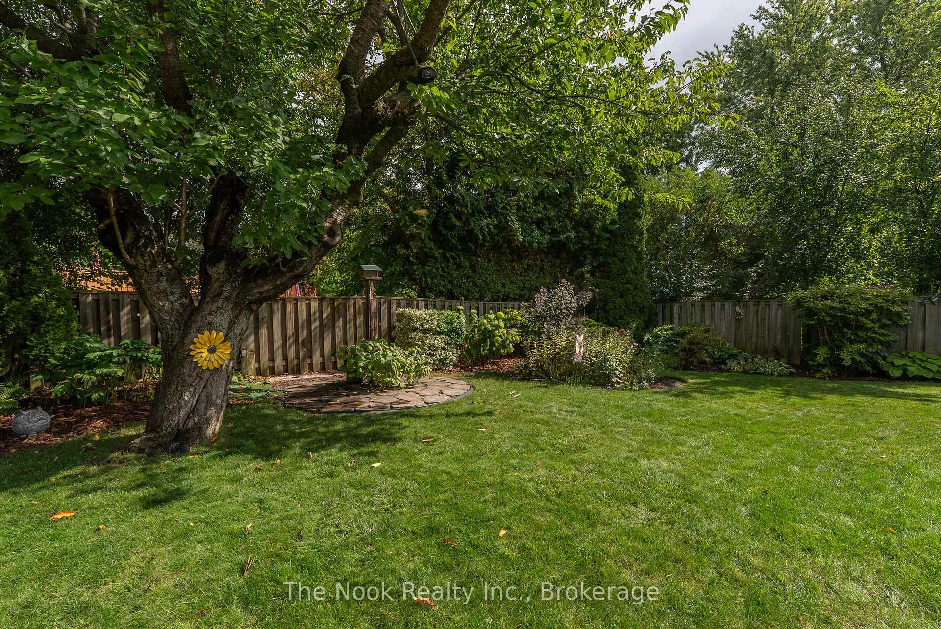 Photo 48 of 715 Anderson Street, Whitby, Blue Grass Meadows — HOMEH