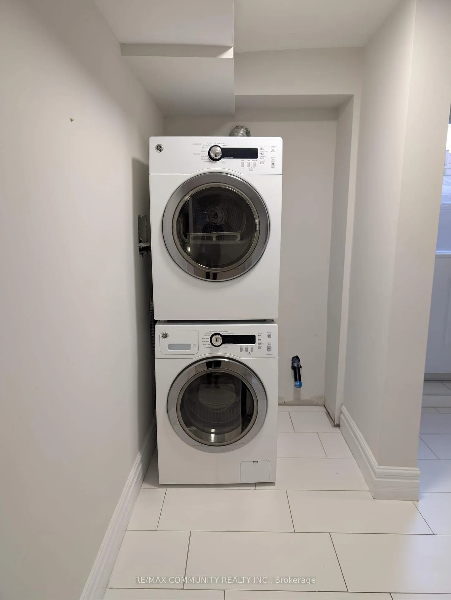 Photo 4 of Unit Basement, 837 Glenrush Street, Oshawa, Northglen — HOMEH