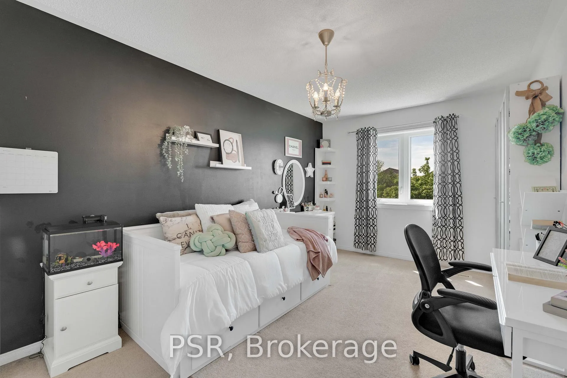 Photo 12 of 35 Lindenshire Avenue, Vaughan, Maple — HOMEH