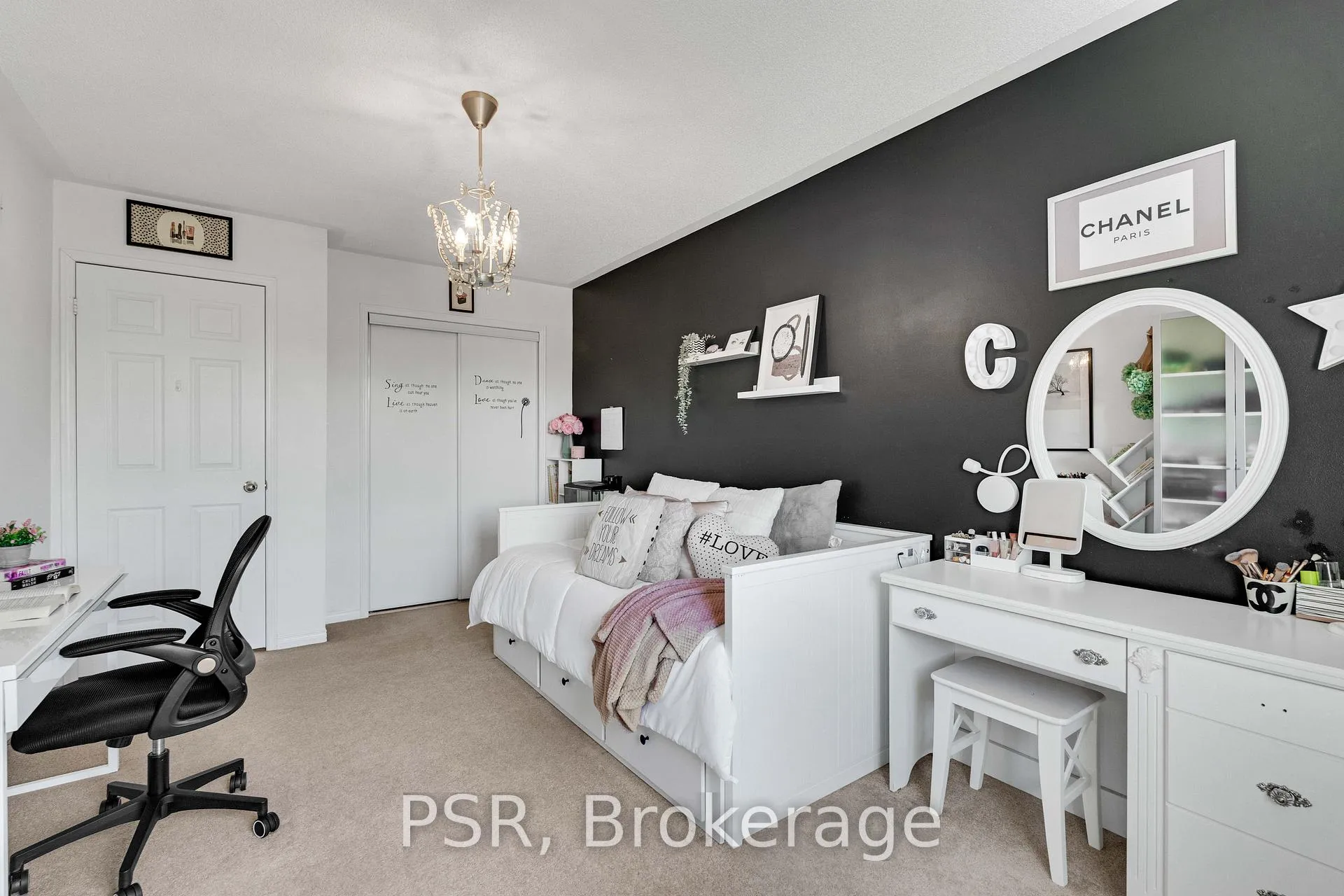 Photo 13 of 35 Lindenshire Avenue, Vaughan, Maple — HOMEH