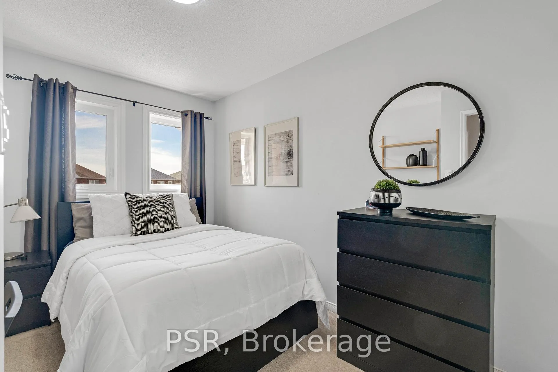 Photo 18 of 35 Lindenshire Avenue, Vaughan, Maple — HOMEH