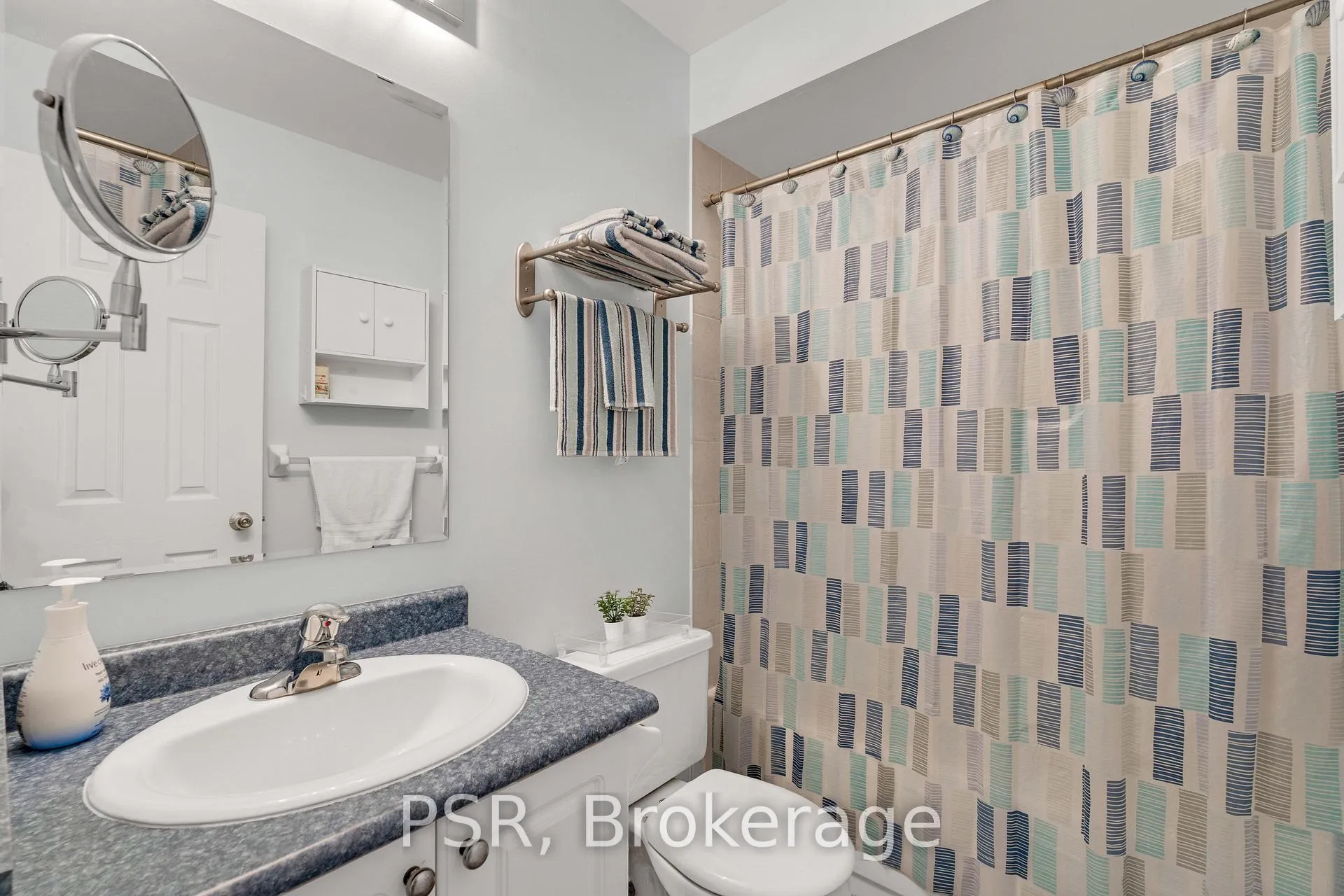 Photo 20 of 35 Lindenshire Avenue, Vaughan, Maple — HOMEH