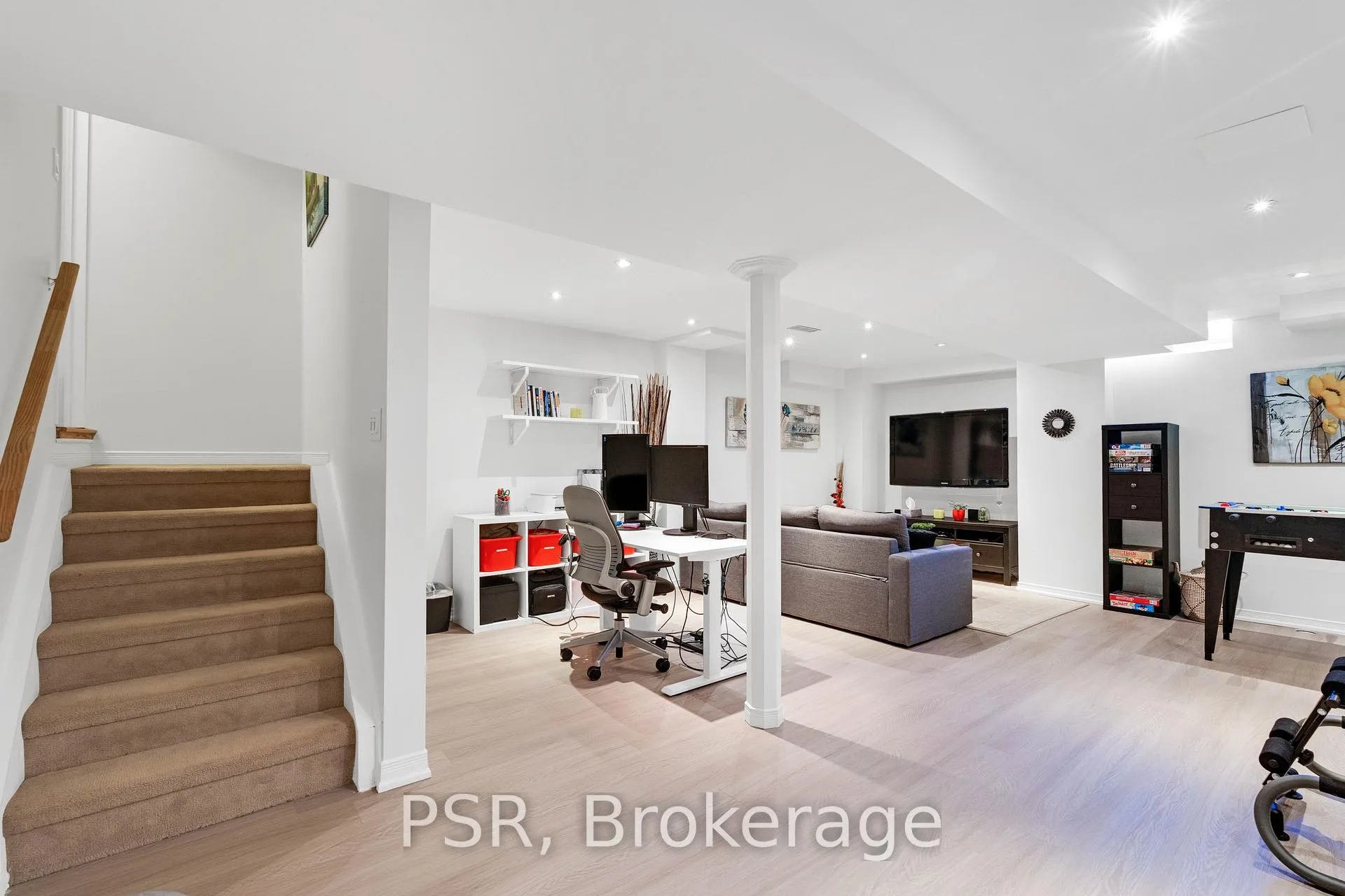Photo 21 of 35 Lindenshire Avenue, Vaughan, Maple — HOMEH