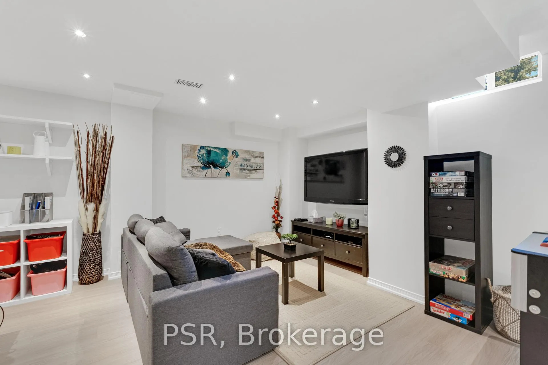 Photo 23 of 35 Lindenshire Avenue, Vaughan, Maple — HOMEH