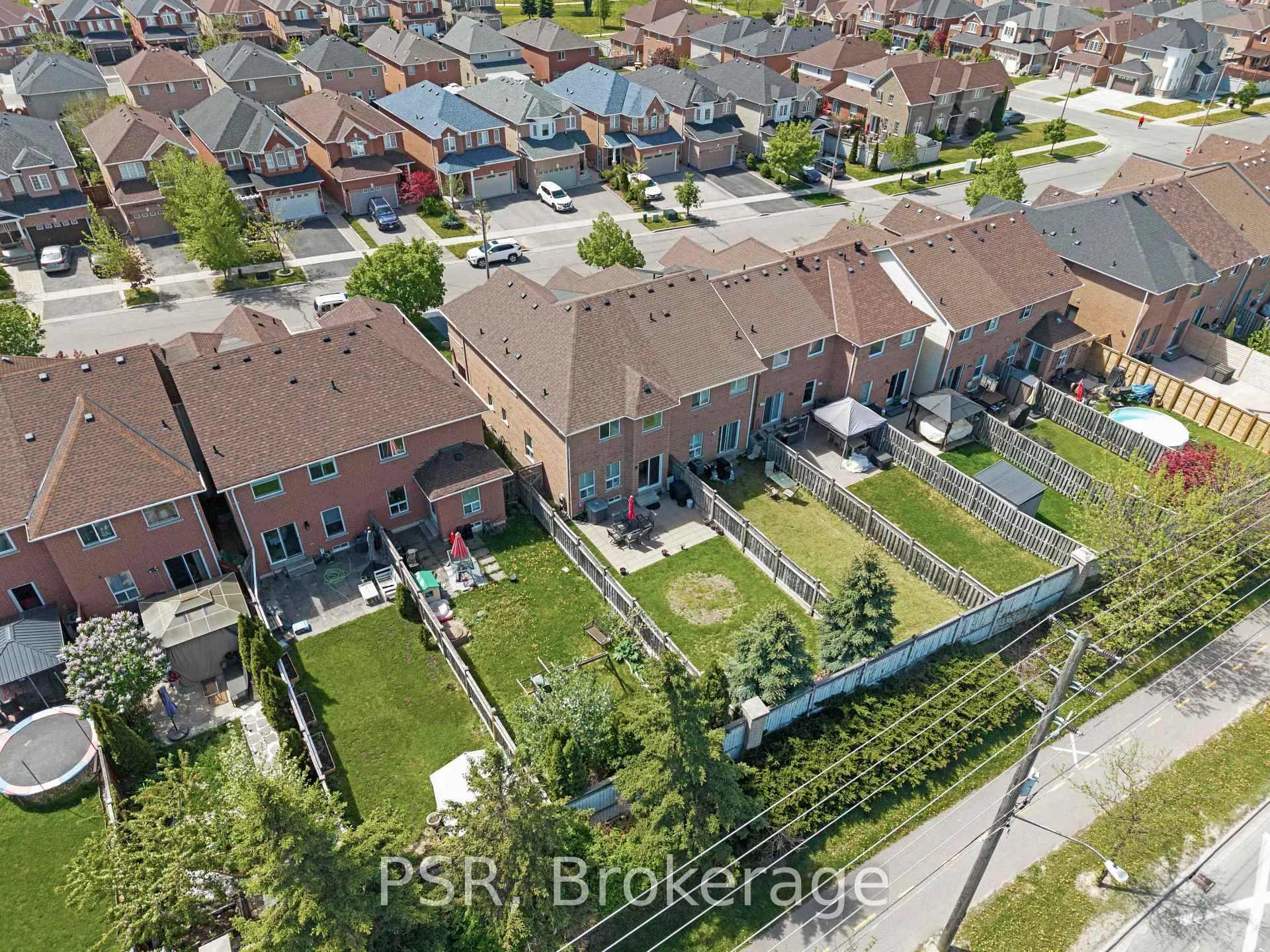 Photo 27 of 35 Lindenshire Avenue, Vaughan, Maple — HOMEH
