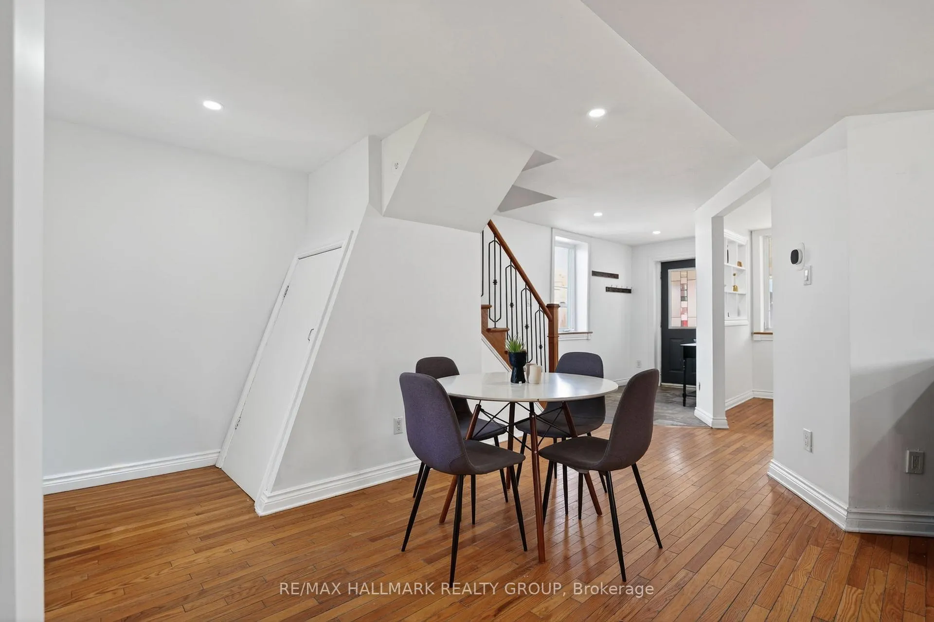 Photo 6 of 3516 Mcbean Street, Ottawa, Richmond — HOMEH