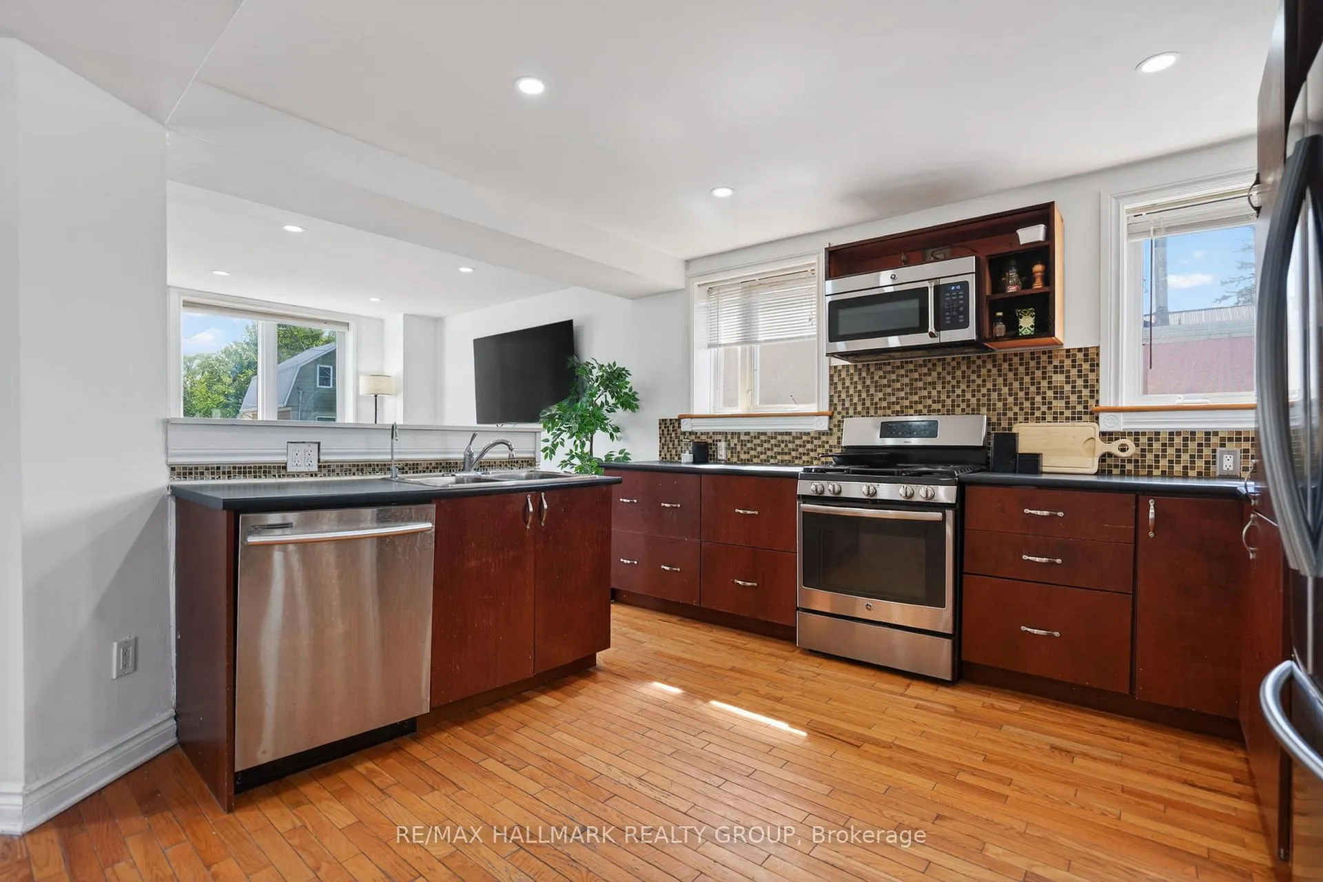 Photo 13 of 3516 Mcbean Street, Ottawa, Richmond — HOMEH