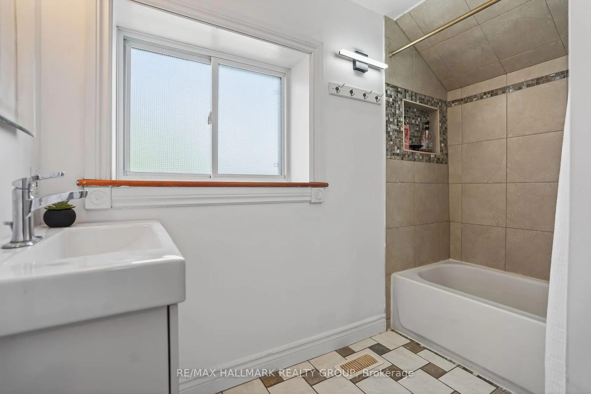 Photo 29 of 3516 Mcbean Street, Ottawa, Richmond — HOMEH