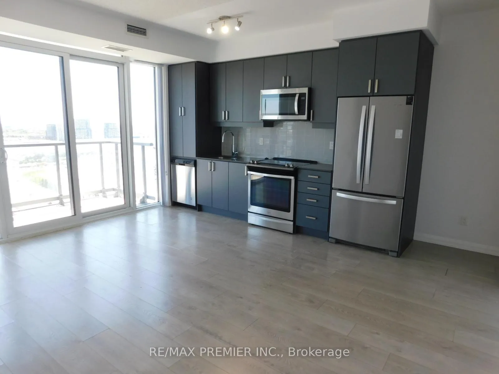 Photo 3 of Unit 1704, 7895 Jane Street, Vaughan, Concord — HOMEH