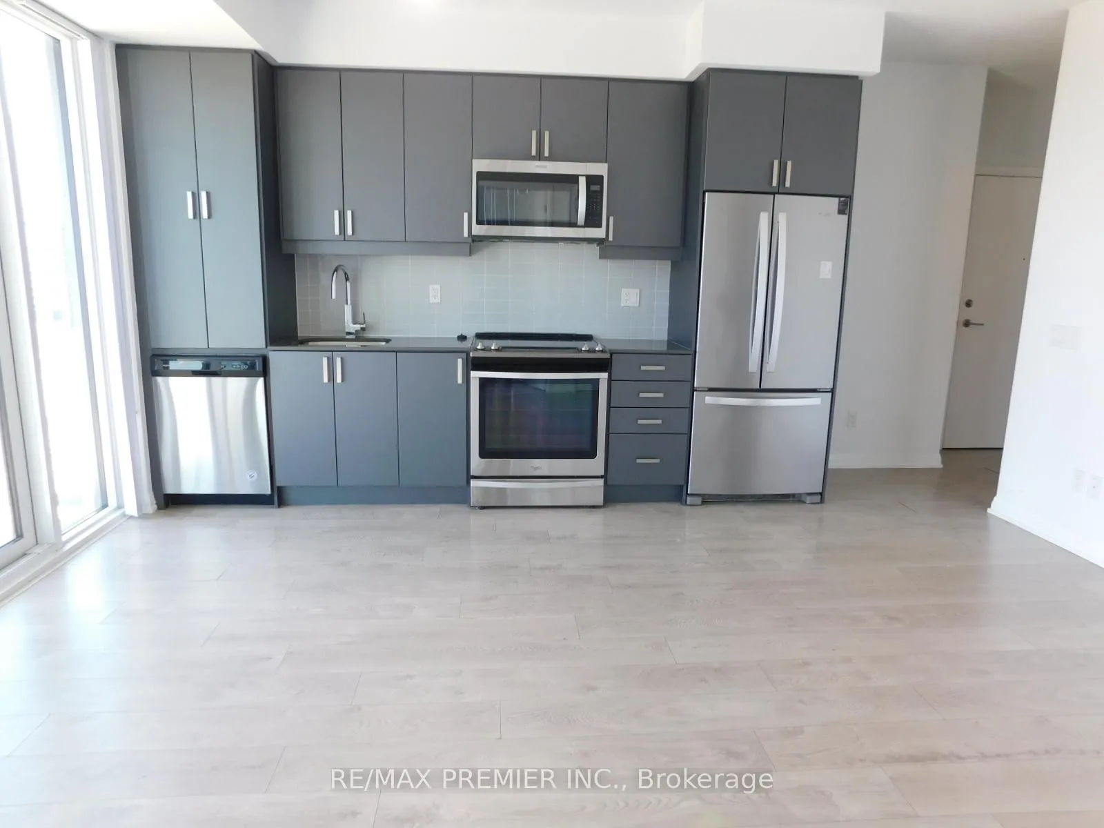 Photo 4 of Unit 1704, 7895 Jane Street, Vaughan, Concord — HOMEH