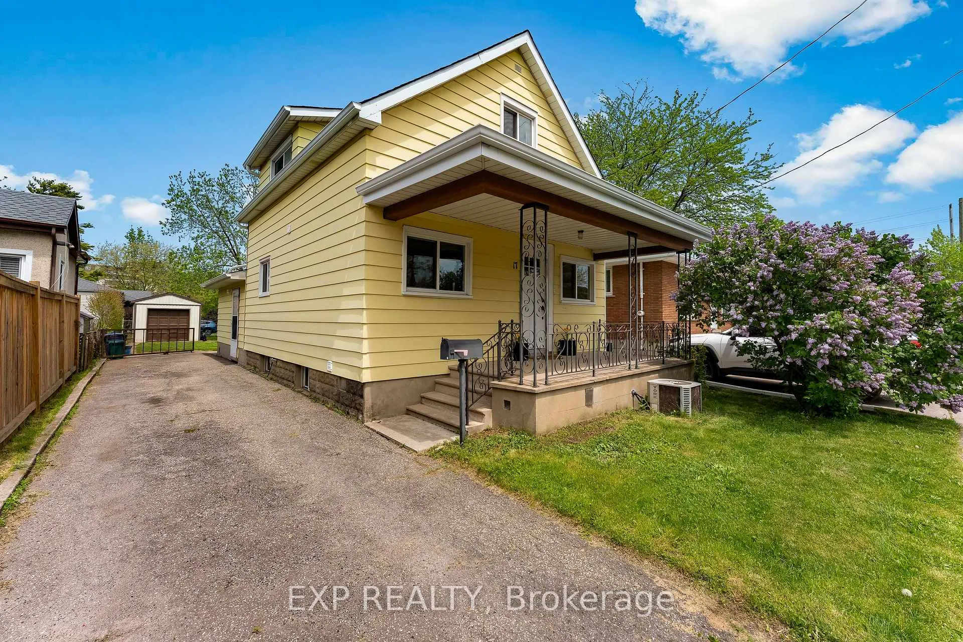 Photo 2 of 17 Moote Street, St. Catharines, Fairview — HOMEH